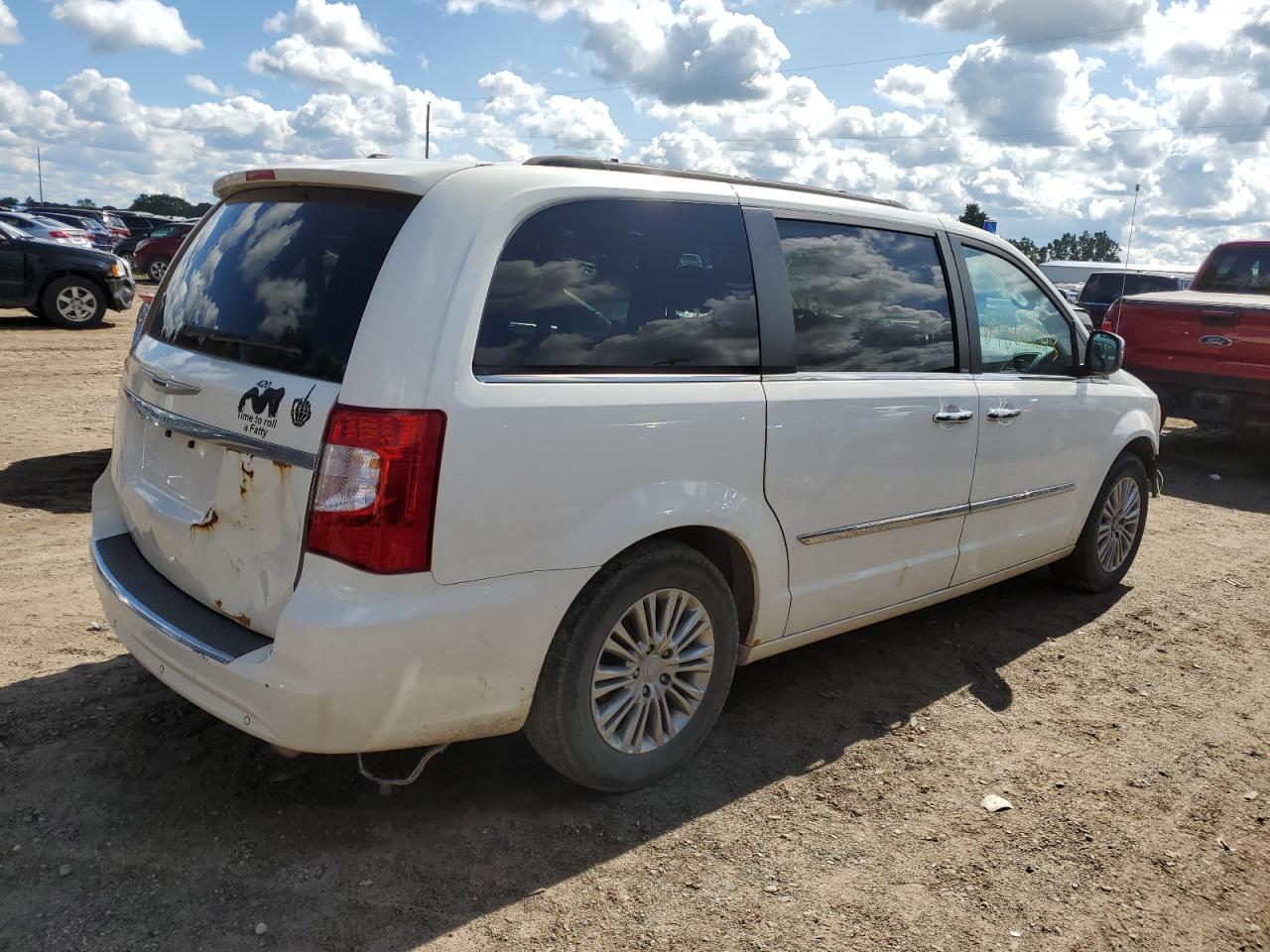 Photo 2 VIN: 2C4RC1CG5DR684729 - CHRYSLER TOWN & COUNTRY 