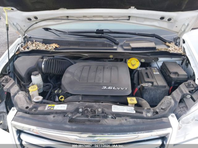 Photo 9 VIN: 2C4RC1CG5ER311546 - CHRYSLER TOWN & COUNTRY 