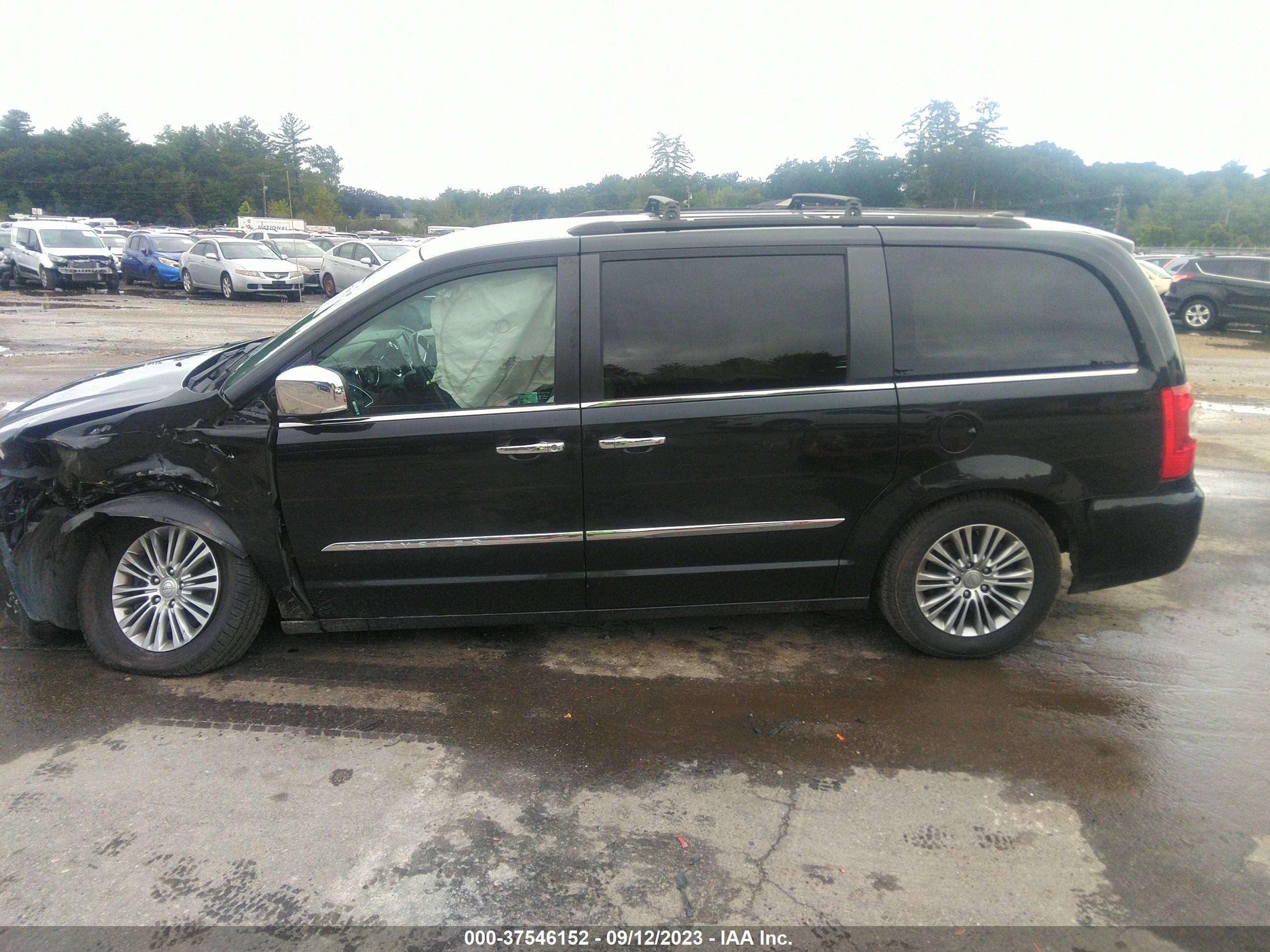 Photo 13 VIN: 2C4RC1CG5ER461687 - CHRYSLER TOWN & COUNTRY 