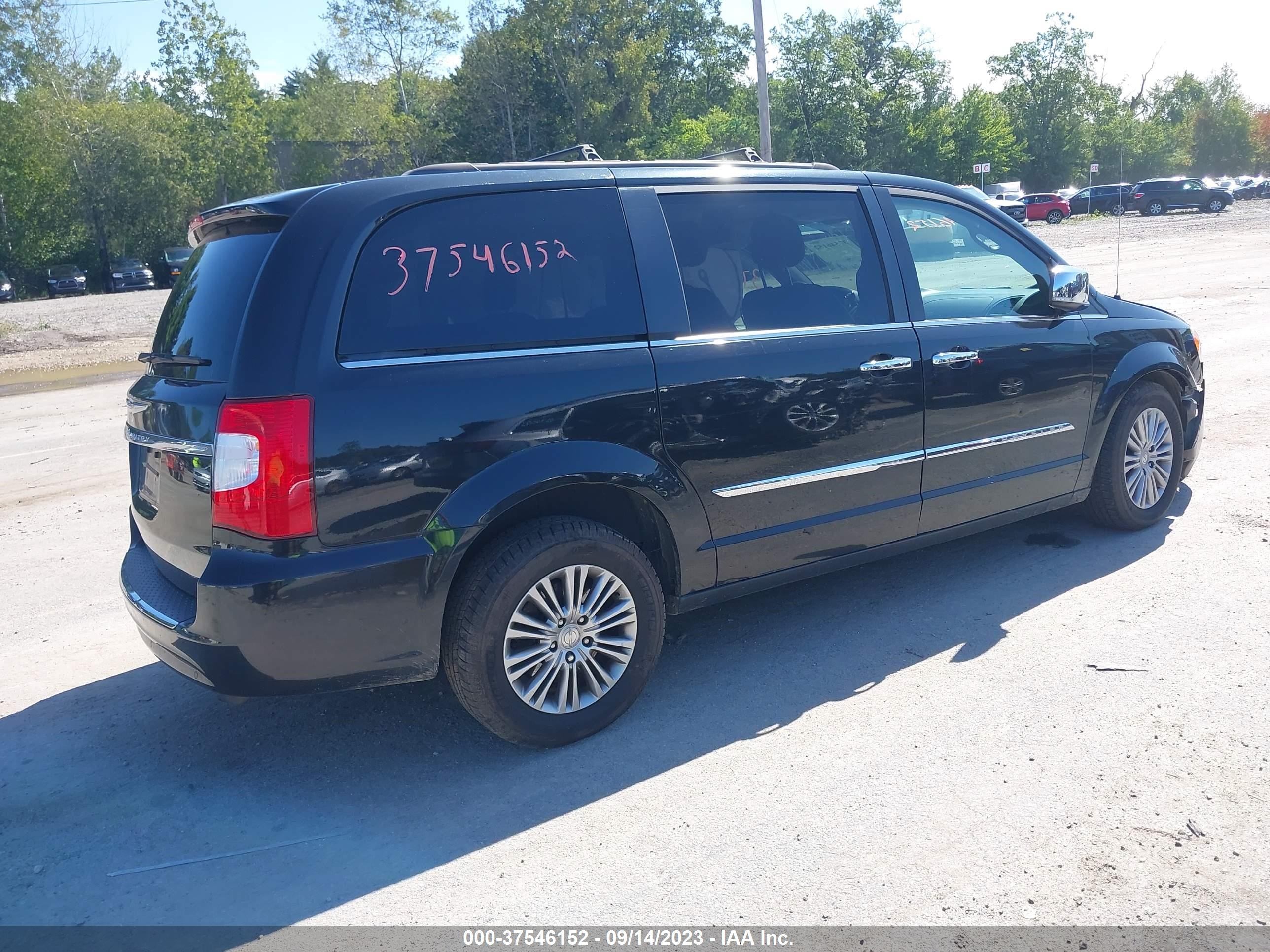 Photo 3 VIN: 2C4RC1CG5ER461687 - CHRYSLER TOWN & COUNTRY 