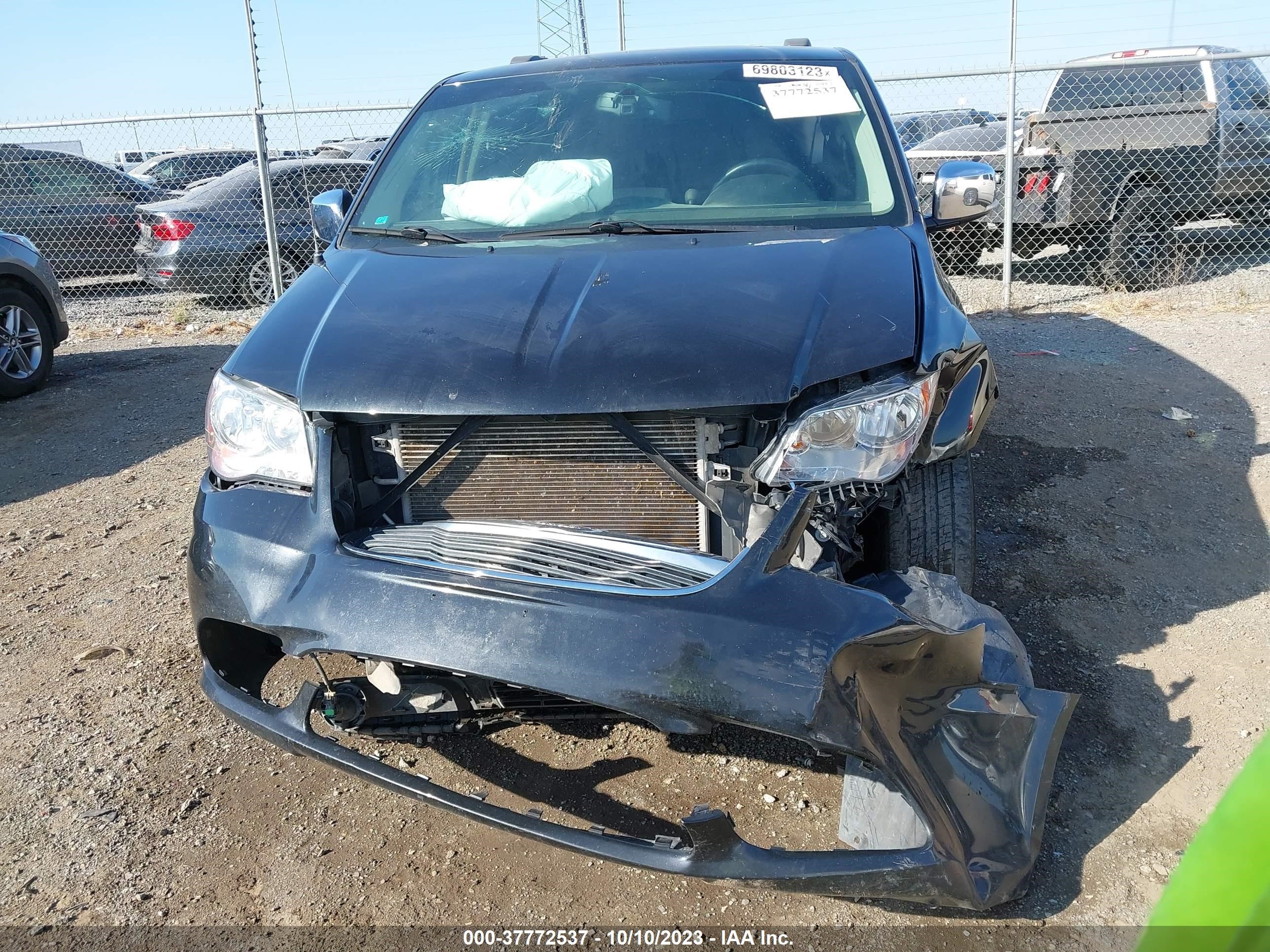 Photo 11 VIN: 2C4RC1CG5GR166222 - CHRYSLER TOWN & COUNTRY 