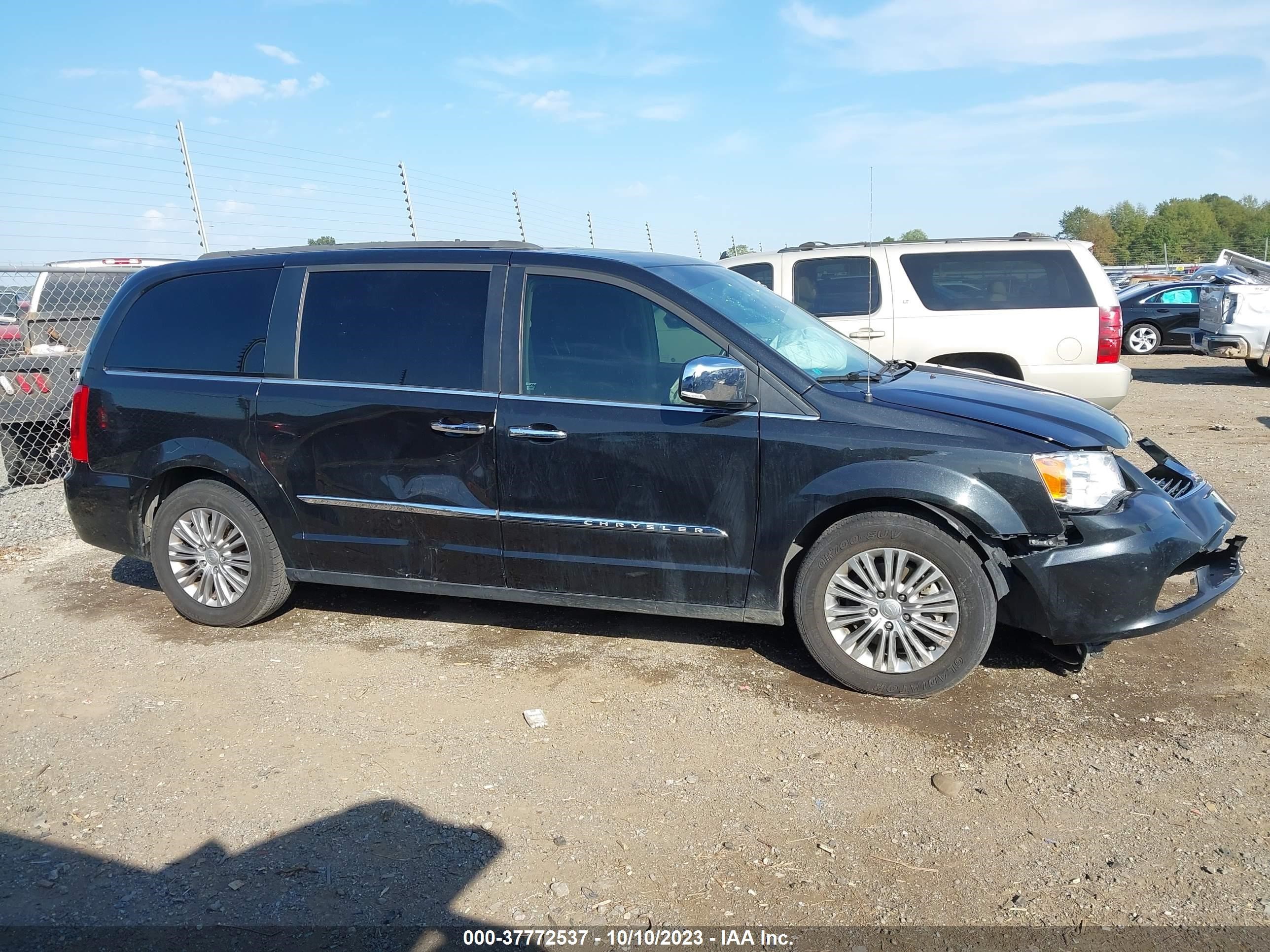 Photo 12 VIN: 2C4RC1CG5GR166222 - CHRYSLER TOWN & COUNTRY 