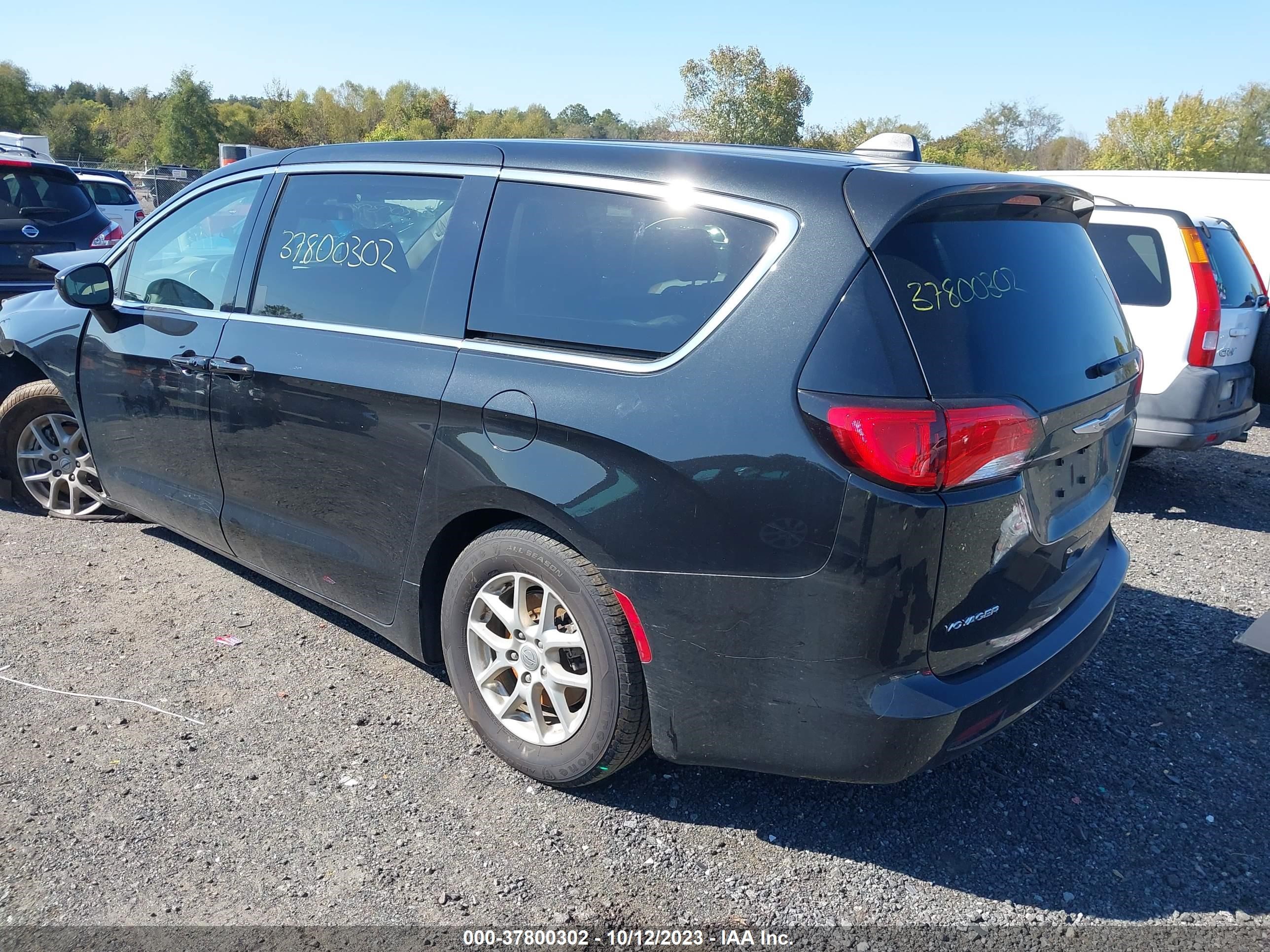 Photo 2 VIN: 2C4RC1CG5NR102954 - CHRYSLER VOYAGER 