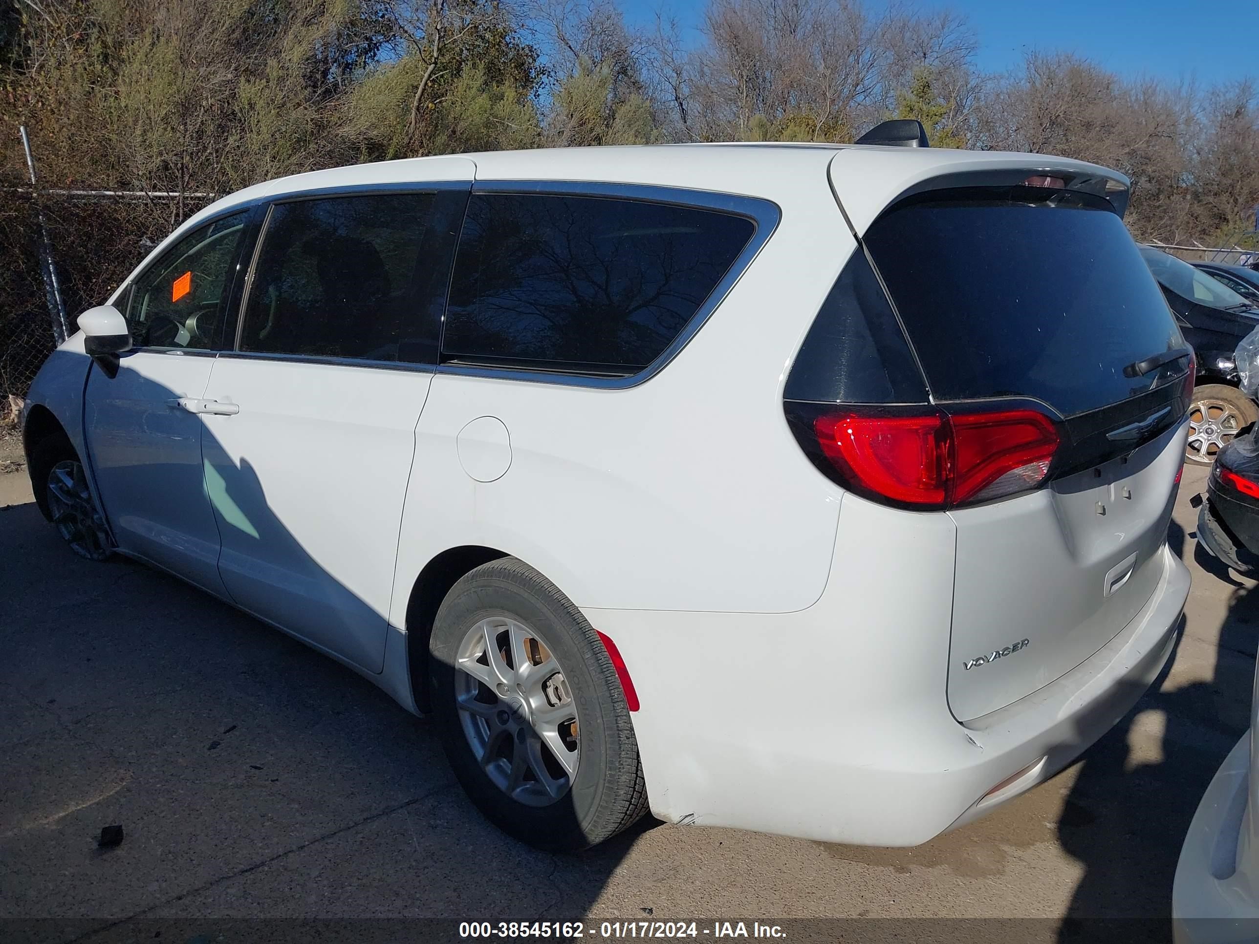 Photo 2 VIN: 2C4RC1CG5NR226299 - CHRYSLER VOYAGER 