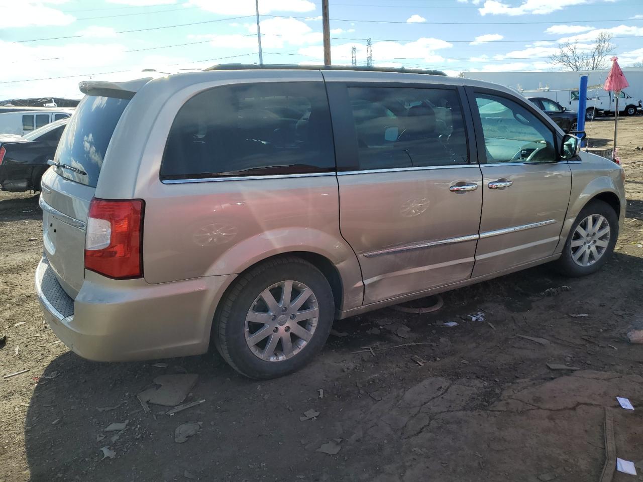 Photo 2 VIN: 2C4RC1CG6CR361885 - CHRYSLER TOWN & COUNTRY 