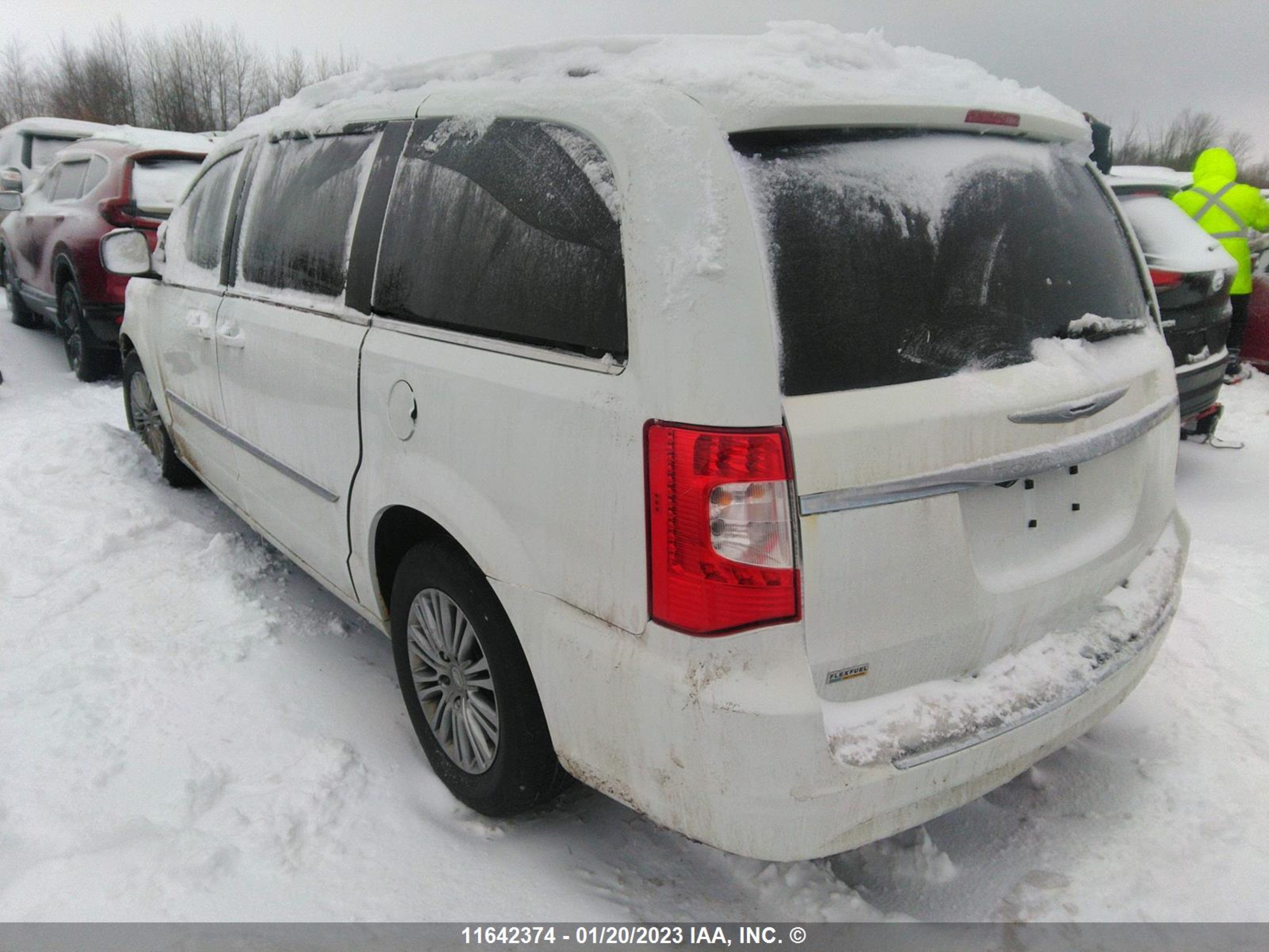 Photo 2 VIN: 2C4RC1CG6ER188162 - CHRYSLER TOWN & COUNTRY 