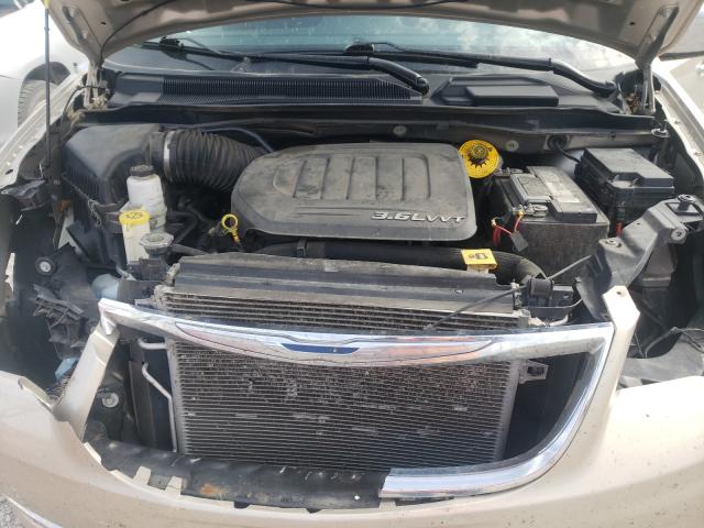 Photo 6 VIN: 2C4RC1CG6ER374302 - CHRYSLER TOWN &AMP COU 