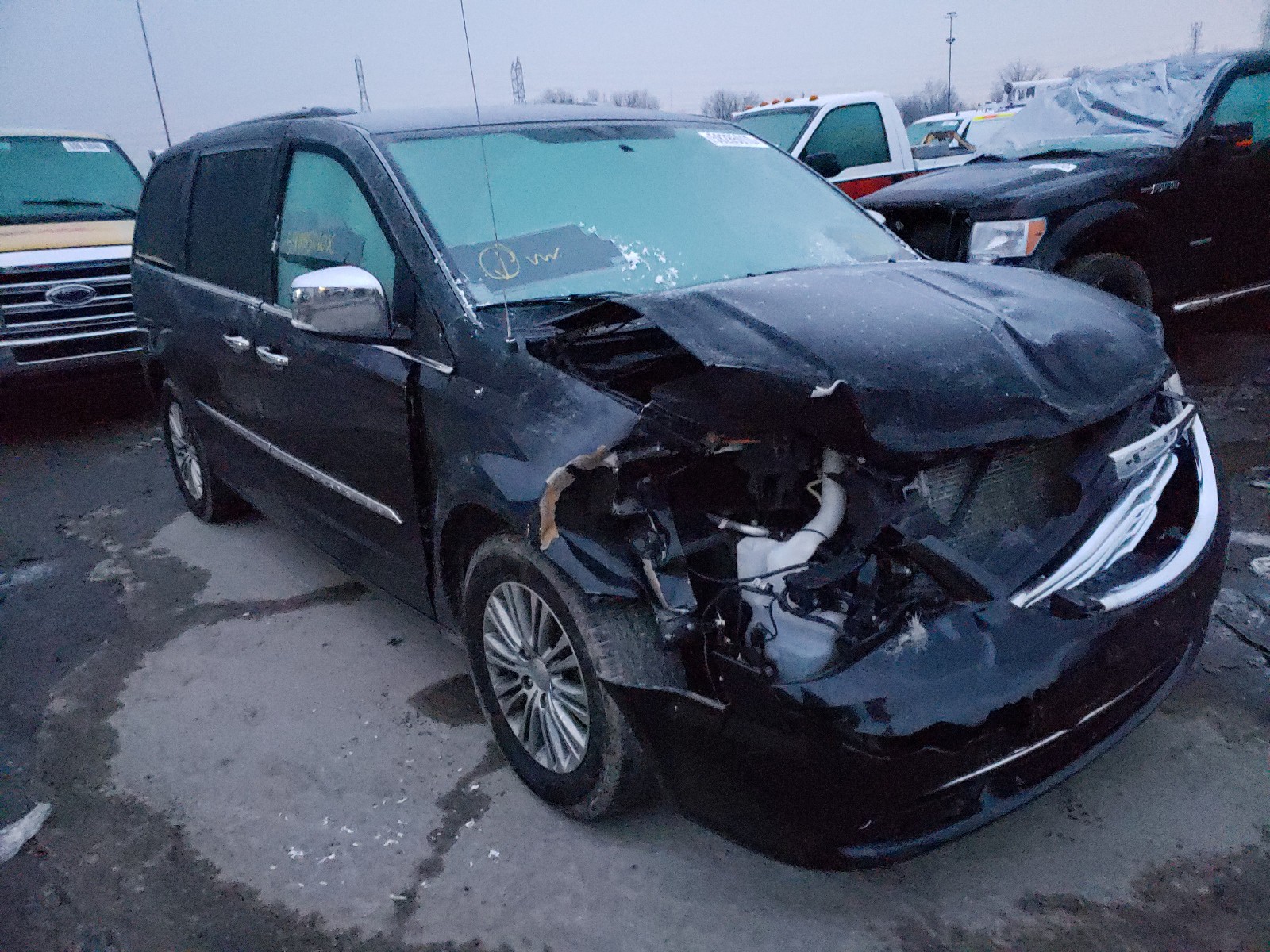 Photo 0 VIN: 2C4RC1CG6FR506766 - CHRYSLER TOWN &AMP COU 