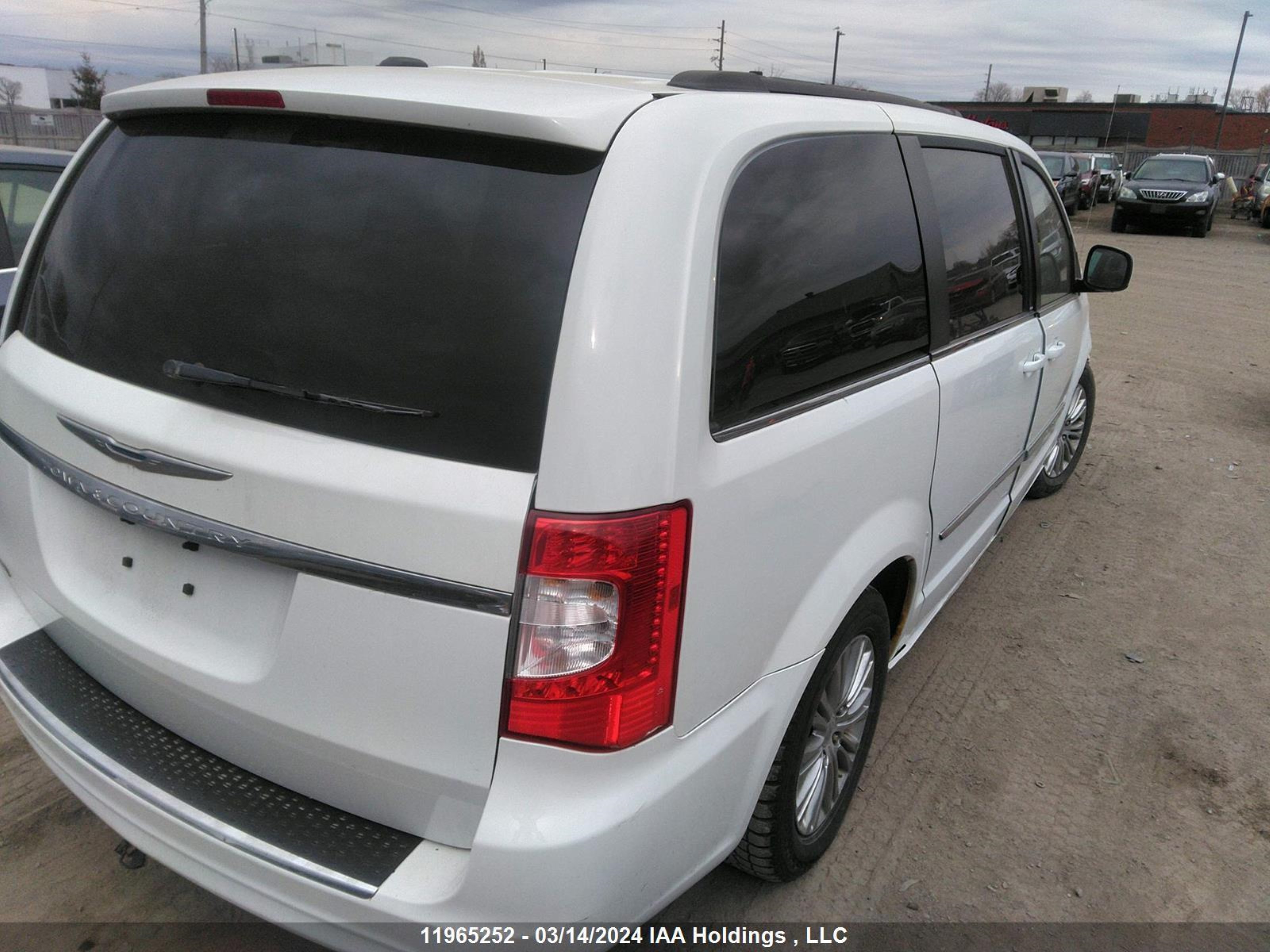 Photo 3 VIN: 2C4RC1CG6FR697038 - CHRYSLER TOWN & COUNTRY 