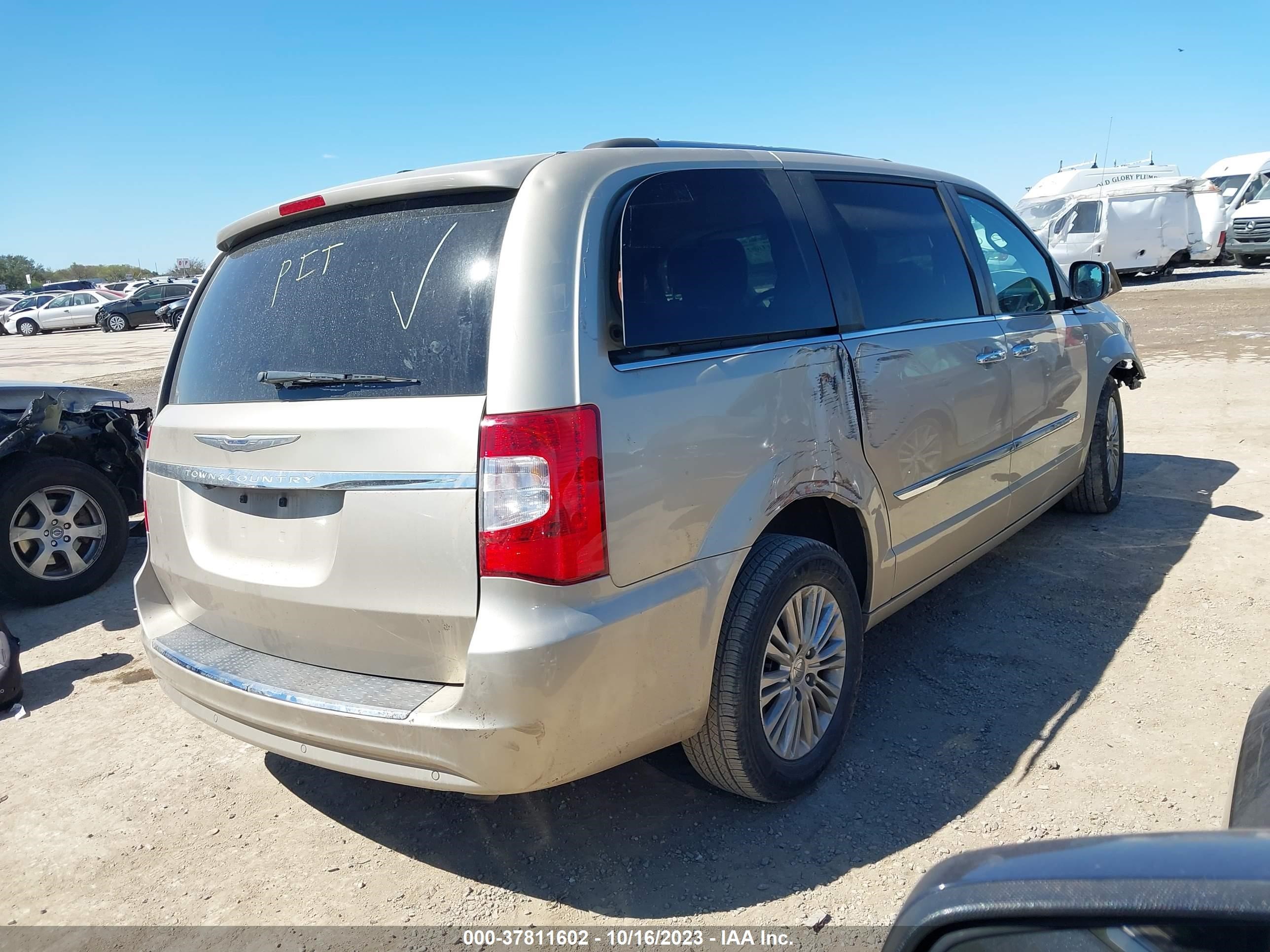 Photo 3 VIN: 2C4RC1CG7ER364054 - CHRYSLER TOWN & COUNTRY 