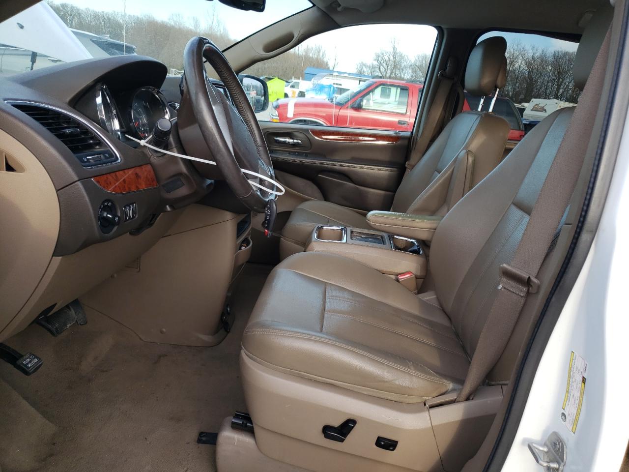 Photo 6 VIN: 2C4RC1CG7FR646325 - CHRYSLER TOWN & COUNTRY 