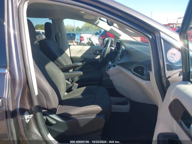 Photo 4 VIN: 2C4RC1CG7HR657330 - CHRYSLER PACIFICA 