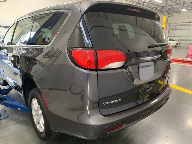 Photo 3 VIN: 2C4RC1CG7LR210148 - CHRYSLER VOYAGER LX 