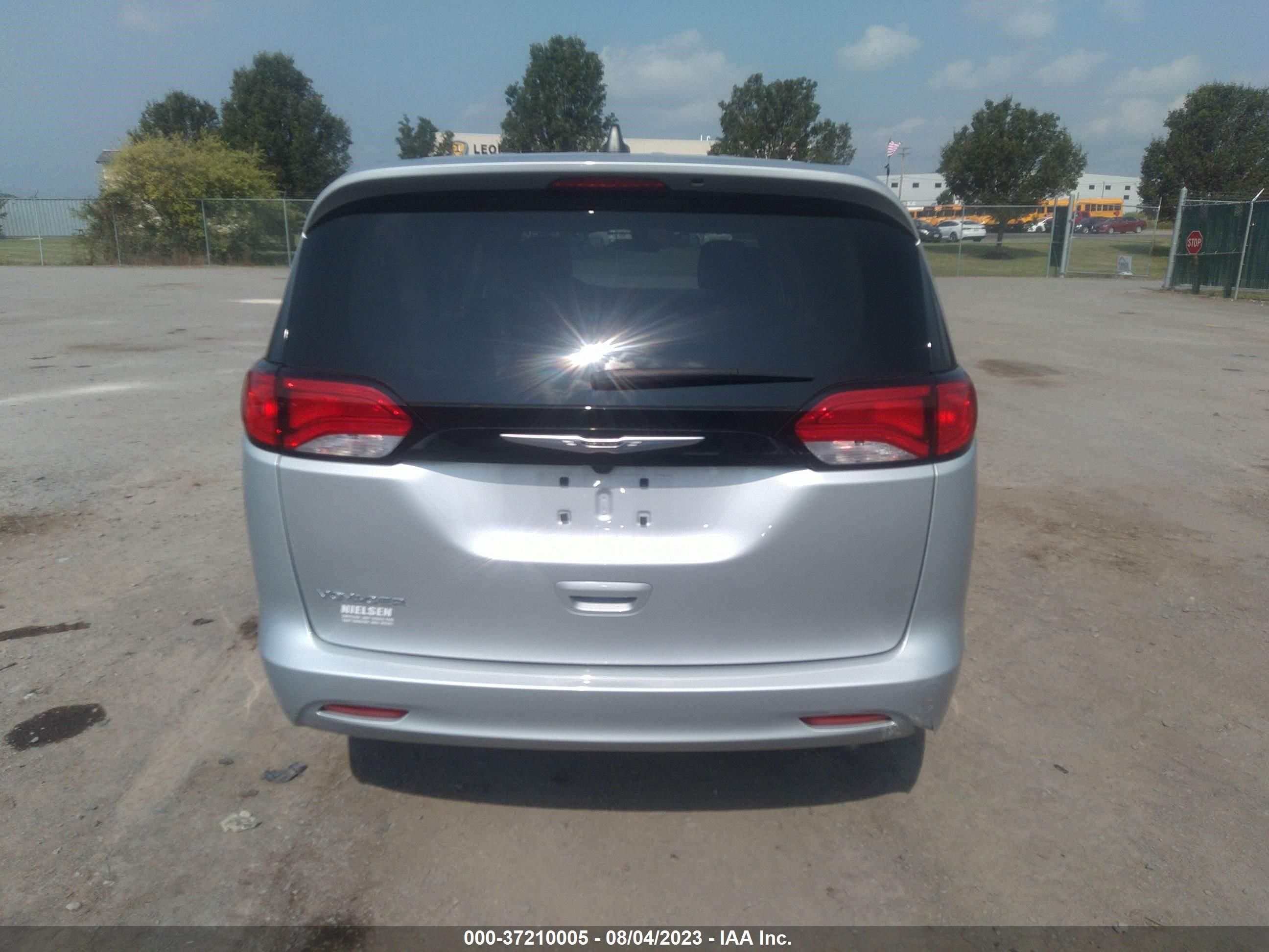 Photo 15 VIN: 2C4RC1CG7NR166347 - CHRYSLER VOYAGER 