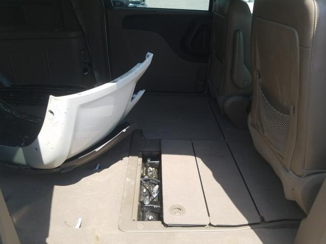 Photo 5 VIN: 2C4RC1CG8CR252599 - CHRYSLER TOWN & COU 