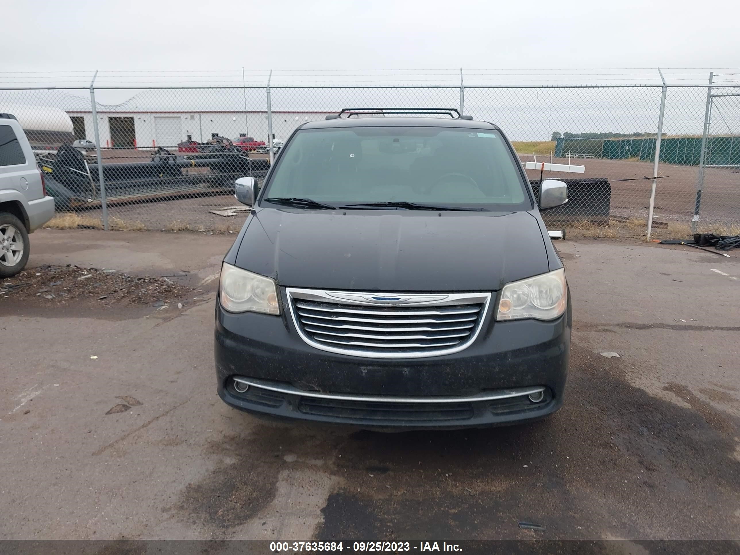 Photo 11 VIN: 2C4RC1CG8DR770133 - CHRYSLER TOWN & COUNTRY 