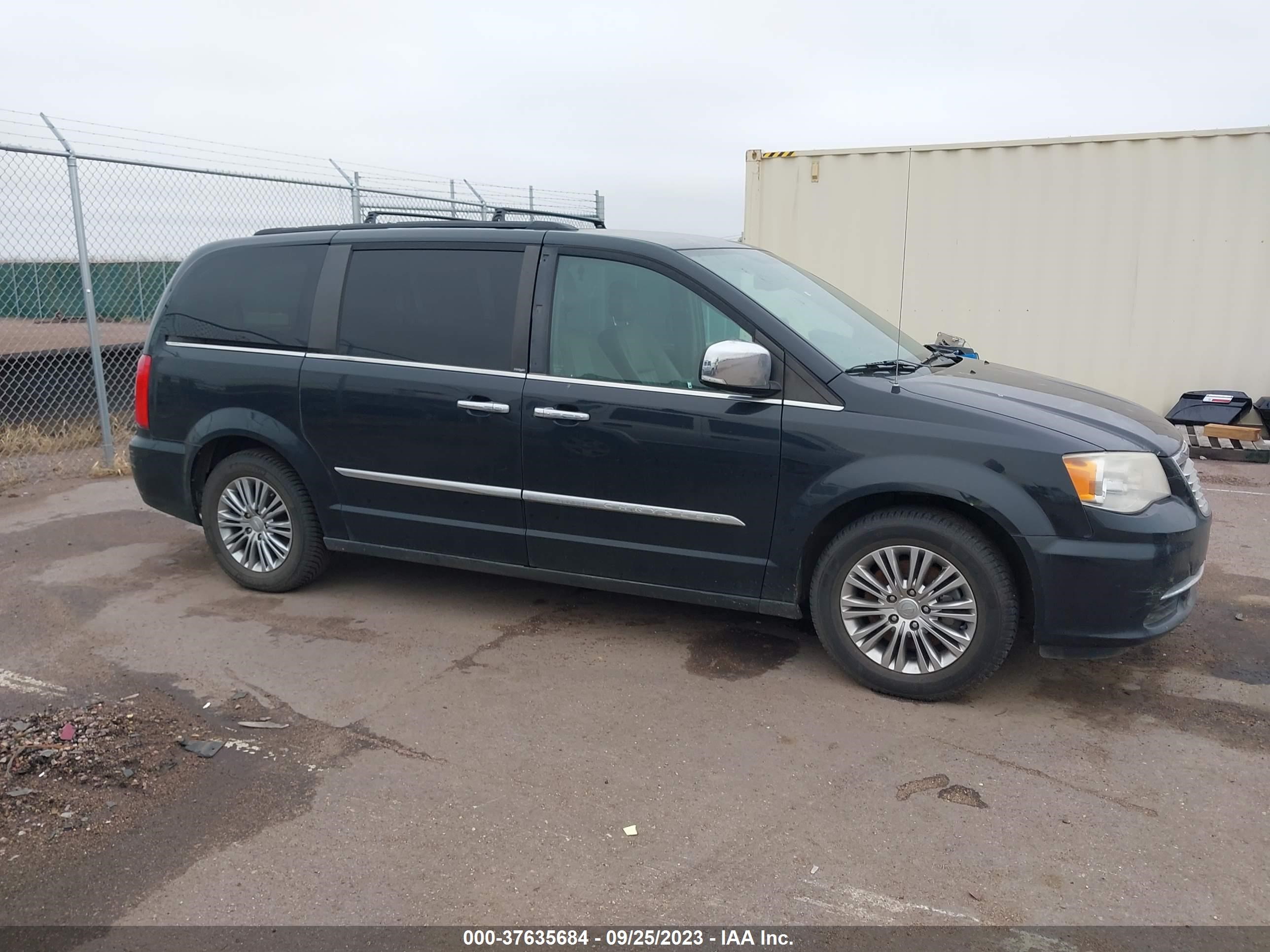 Photo 12 VIN: 2C4RC1CG8DR770133 - CHRYSLER TOWN & COUNTRY 