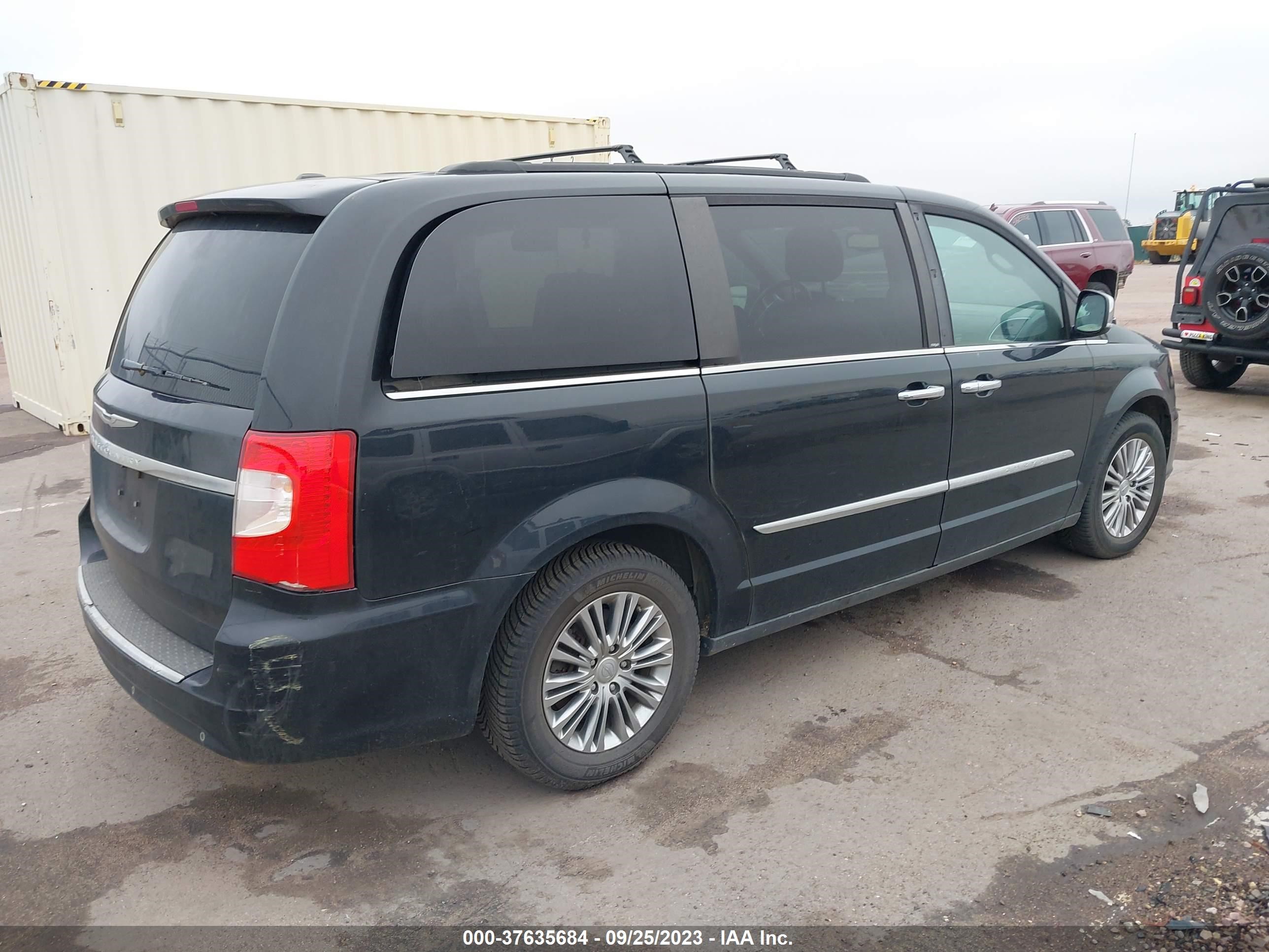 Photo 3 VIN: 2C4RC1CG8DR770133 - CHRYSLER TOWN & COUNTRY 