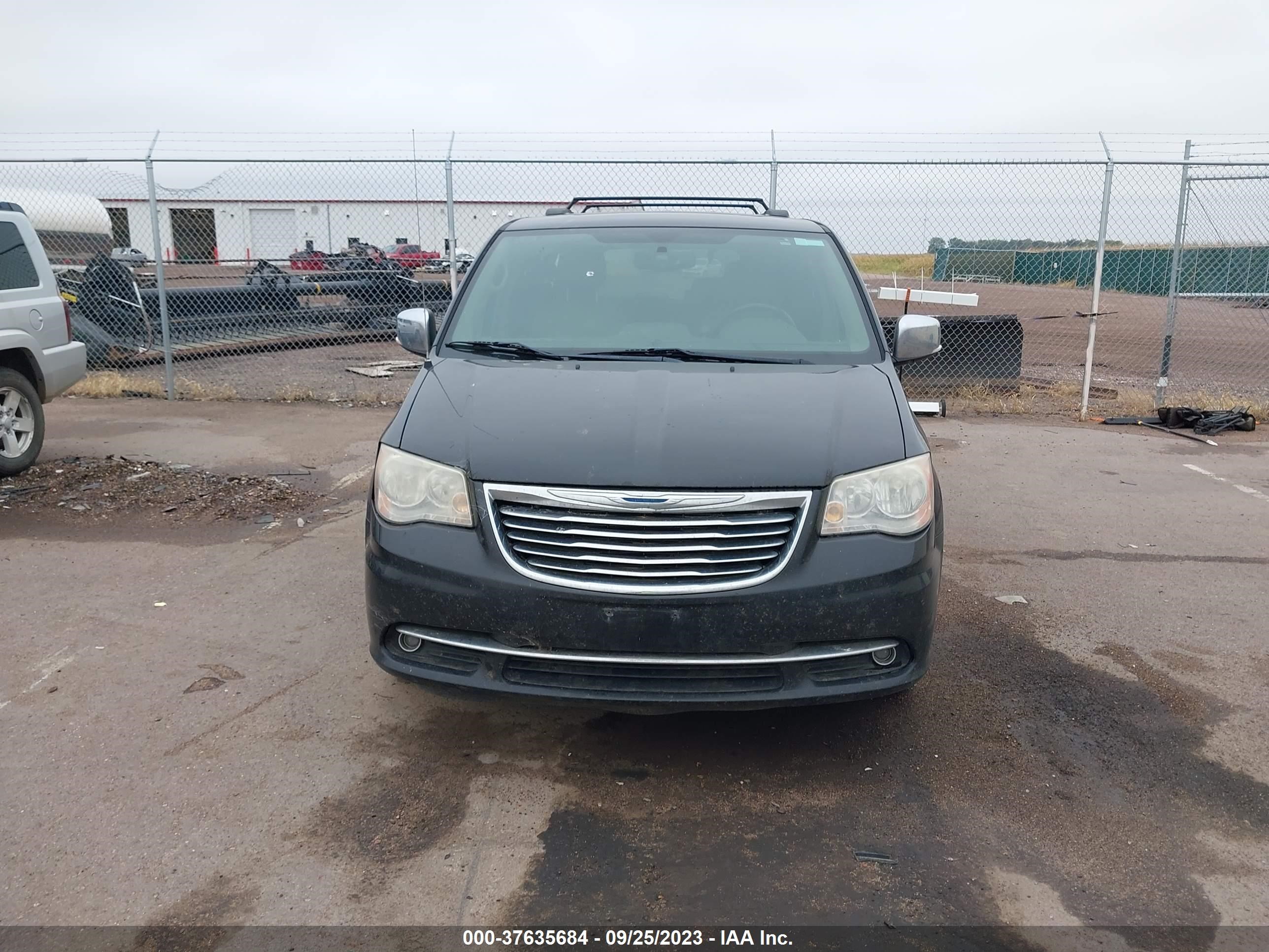 Photo 5 VIN: 2C4RC1CG8DR770133 - CHRYSLER TOWN & COUNTRY 