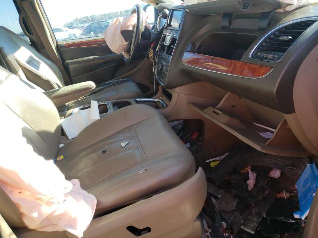 Photo 4 VIN: 2C4RC1CG8ER425721 - CHRYSLER TOWN &AMP COU 