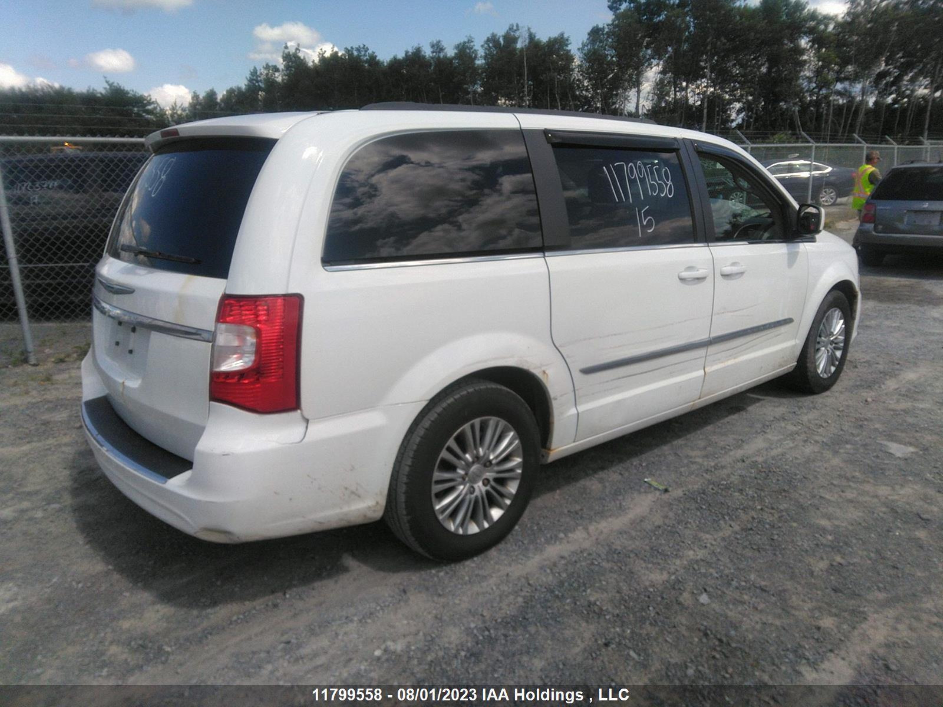 Photo 3 VIN: 2C4RC1CG8FR696795 - CHRYSLER TOWN & COUNTRY 