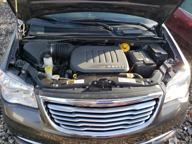 Photo 6 VIN: 2C4RC1CG8FR728824 - CHRYSLER TOWN &AMP COU 