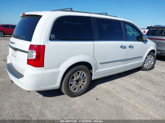 Photo 3 VIN: 2C4RC1CG8GR240541 - CHRYSLER TOWN AND COUNTRY 