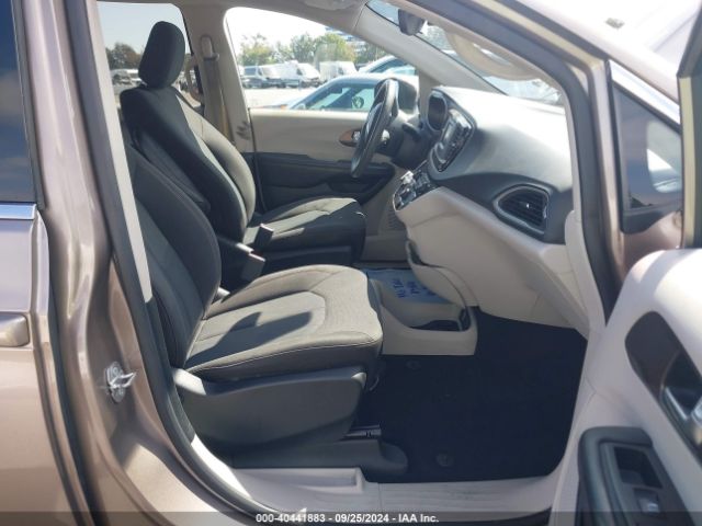 Photo 4 VIN: 2C4RC1CG8HR771014 - CHRYSLER PACIFICA 