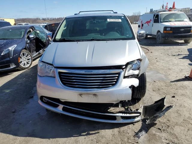 Photo 4 VIN: 2C4RC1CG9CR382617 - CHRYSLER TOWN & COU 