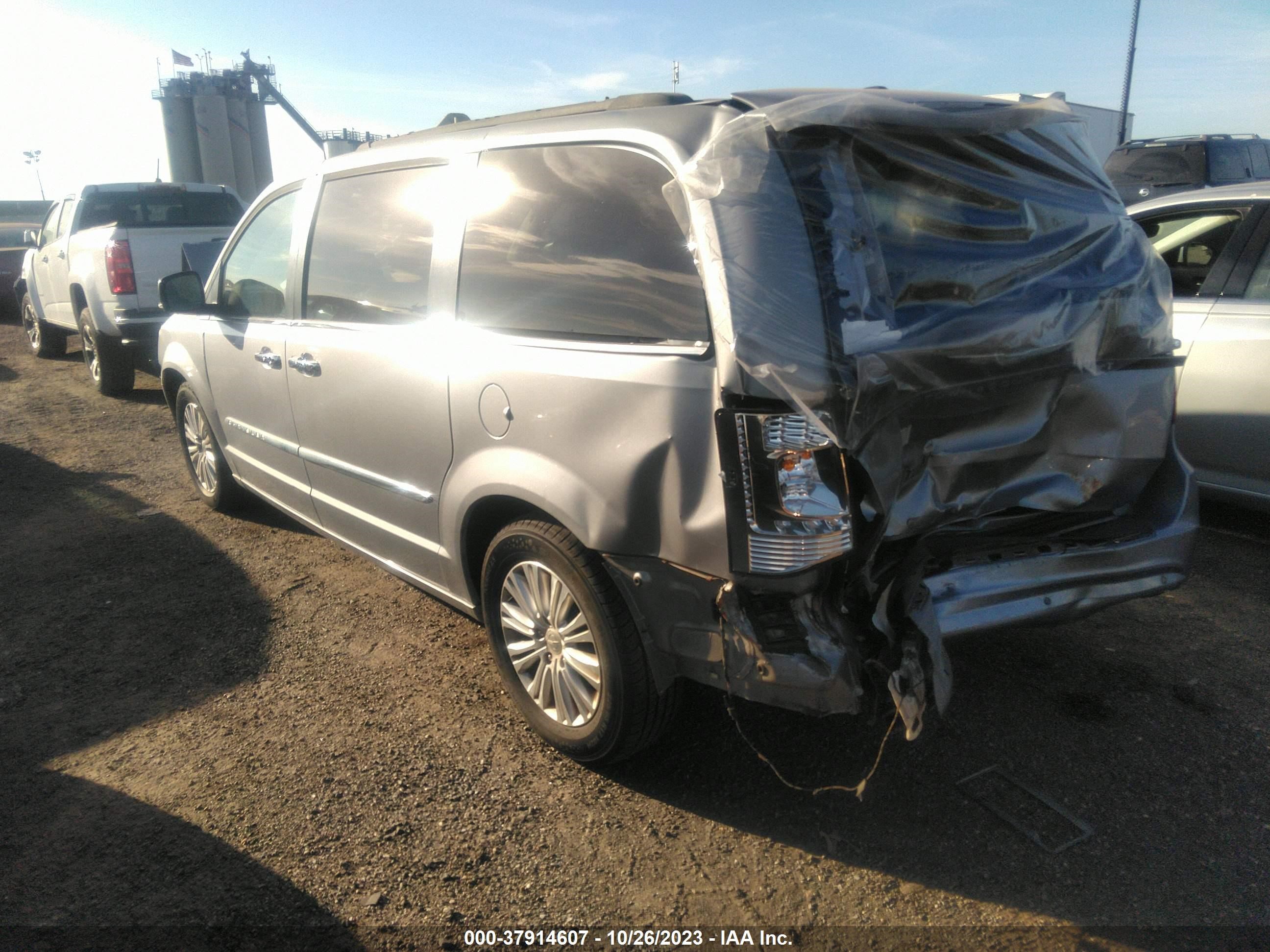 Photo 2 VIN: 2C4RC1CG9DR597190 - CHRYSLER TOWN & COUNTRY 