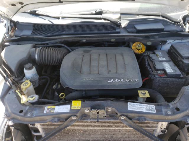 Photo 6 VIN: 2C4RC1CG9ER466990 - CHRYSLER TOWN &AMP COU 