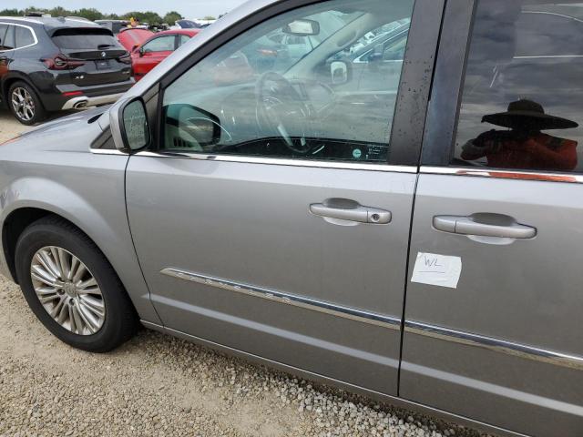 Photo 12 VIN: 2C4RC1CG9FR697051 - CHRYSLER TOWN & COU 