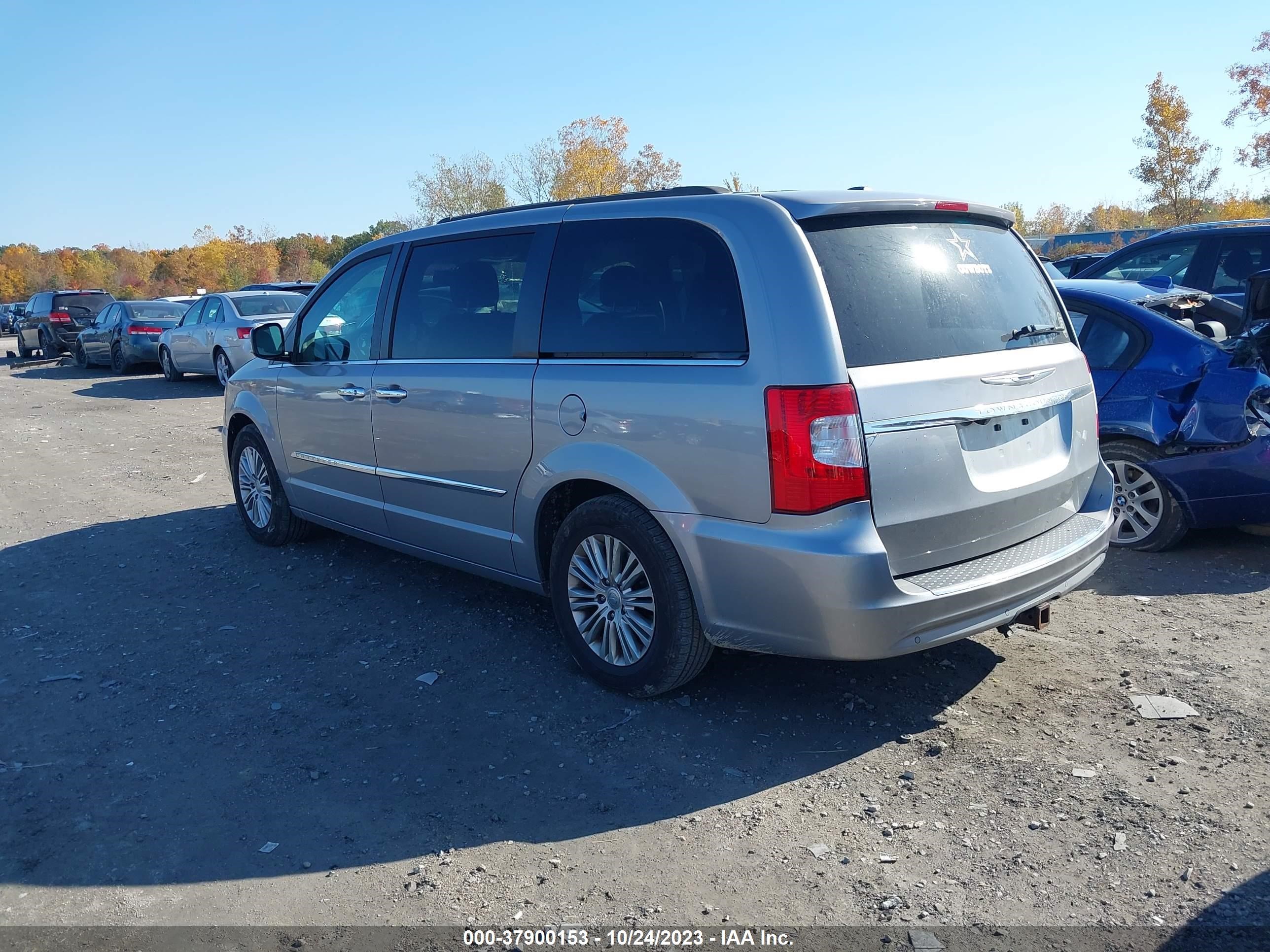 Photo 2 VIN: 2C4RC1CG9FR731361 - CHRYSLER TOWN & COUNTRY 