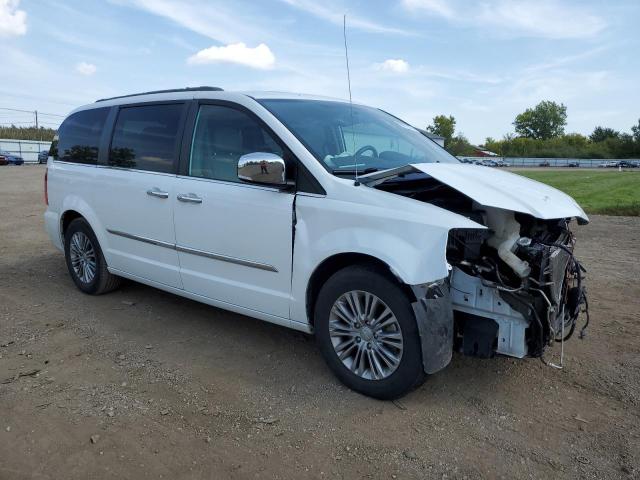 Photo 3 VIN: 2C4RC1CG9GR166742 - CHRYSLER TOWN & COU 