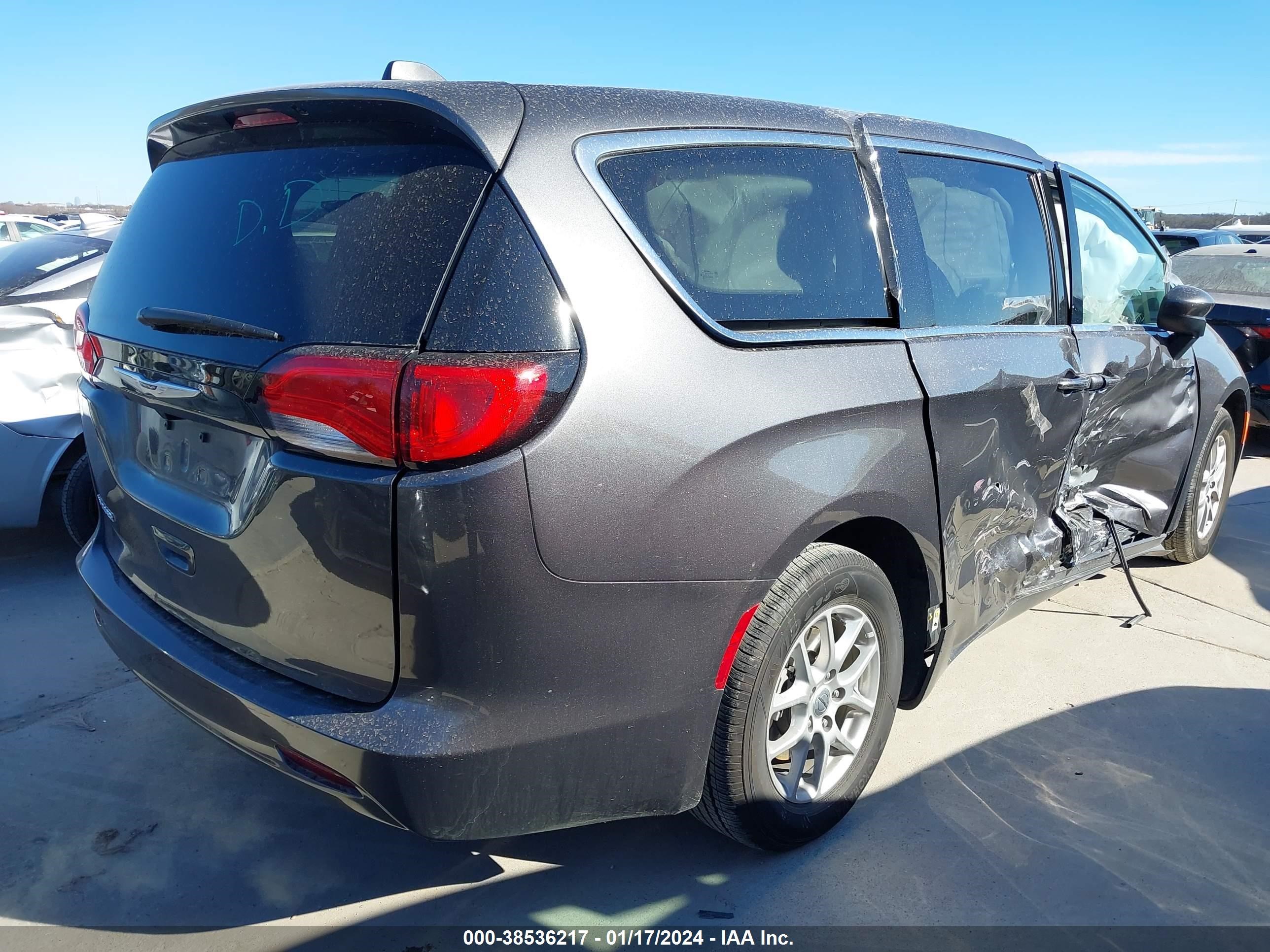 Photo 3 VIN: 2C4RC1CG9PR610539 - CHRYSLER VOYAGER 