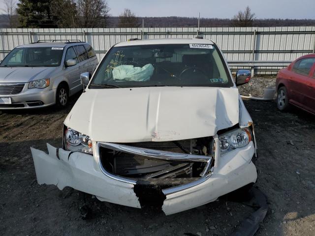 Photo 4 VIN: 2C4RC1CGXCR133582 - CHRYSLER TOWN & COU 