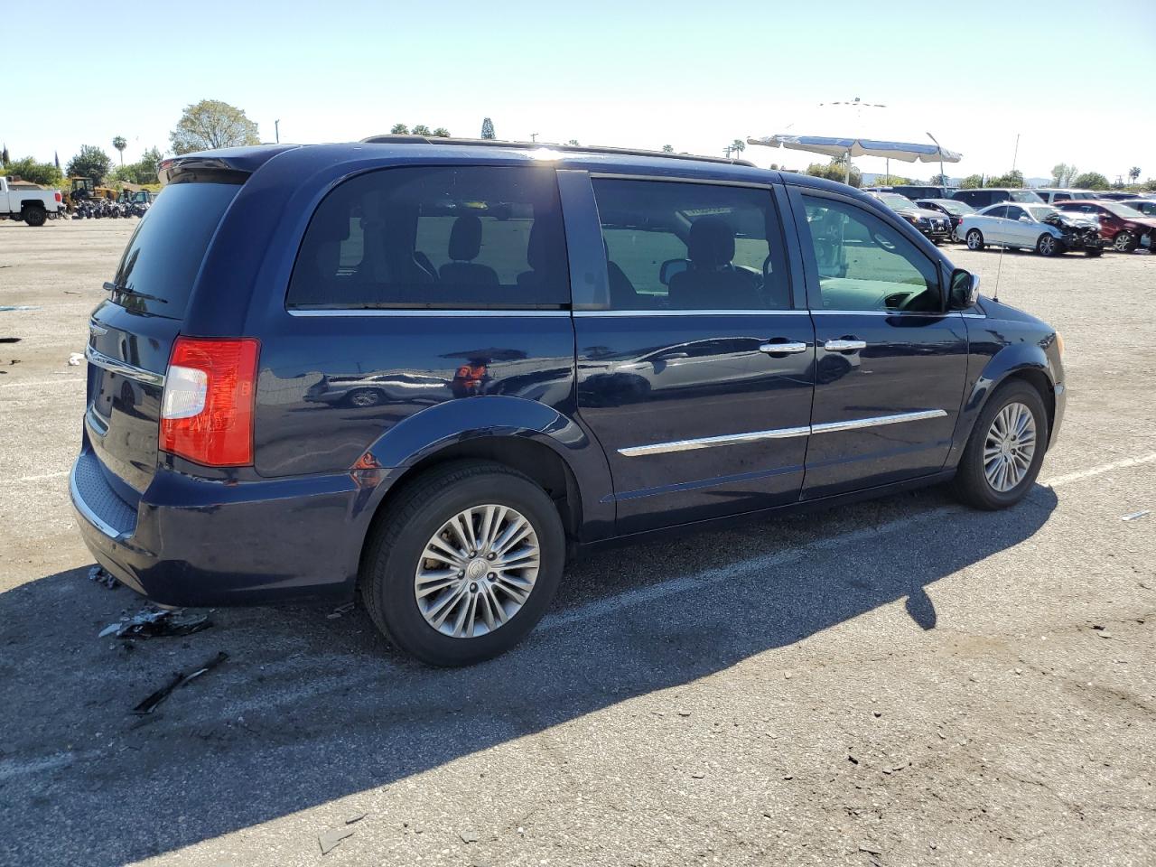 Photo 2 VIN: 2C4RC1CGXDR511398 - CHRYSLER TOWN & COUNTRY 