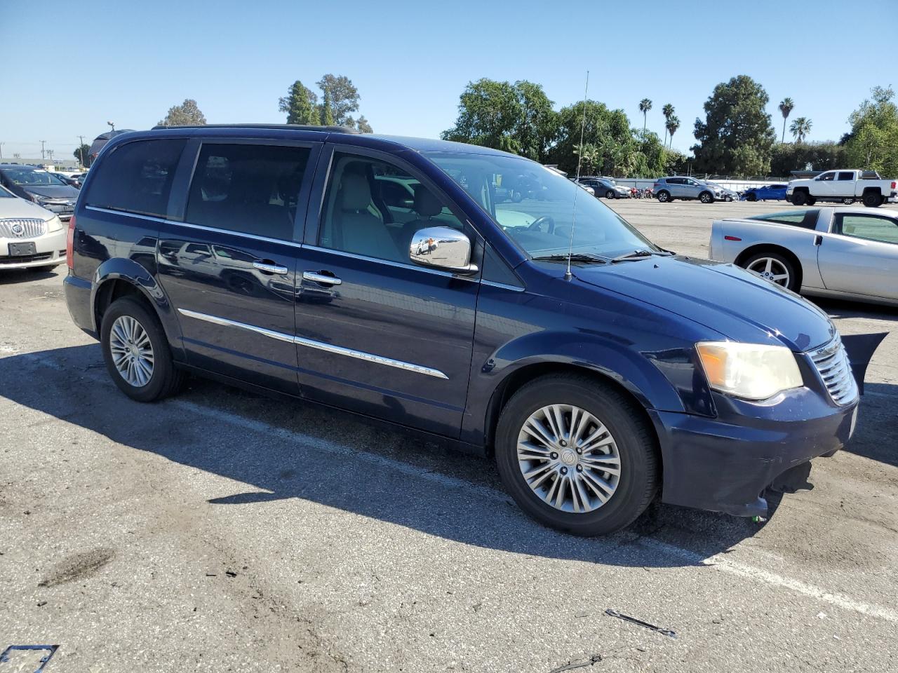 Photo 3 VIN: 2C4RC1CGXDR511398 - CHRYSLER TOWN & COUNTRY 