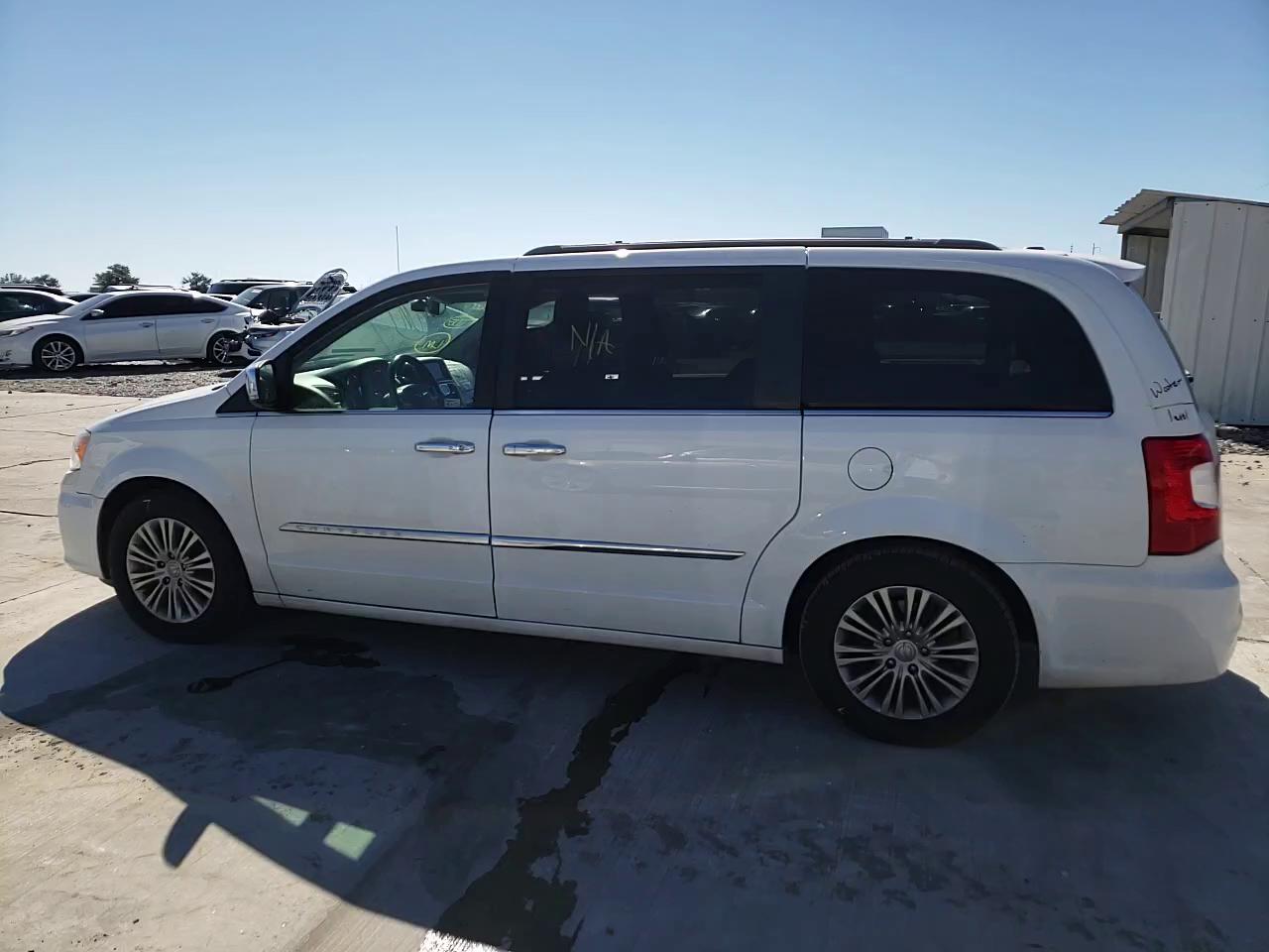 Photo 10 VIN: 2C4RC1CGXFR529337 - CHRYSLER TOWN & COUNTRY 