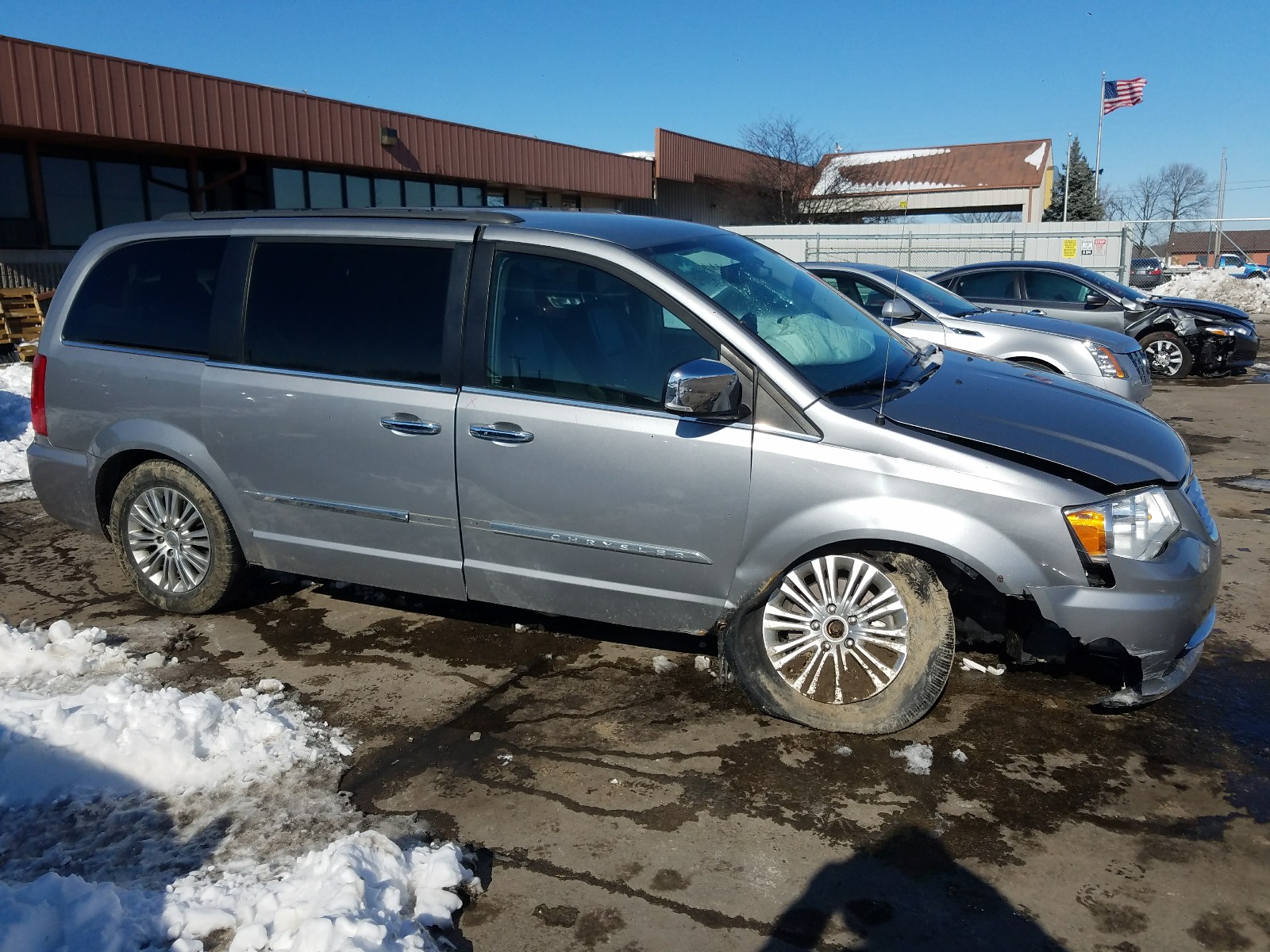 Photo 8 VIN: 2C4RC1CGXFR573306 - CHRYSLER TOWN &AMP COU 