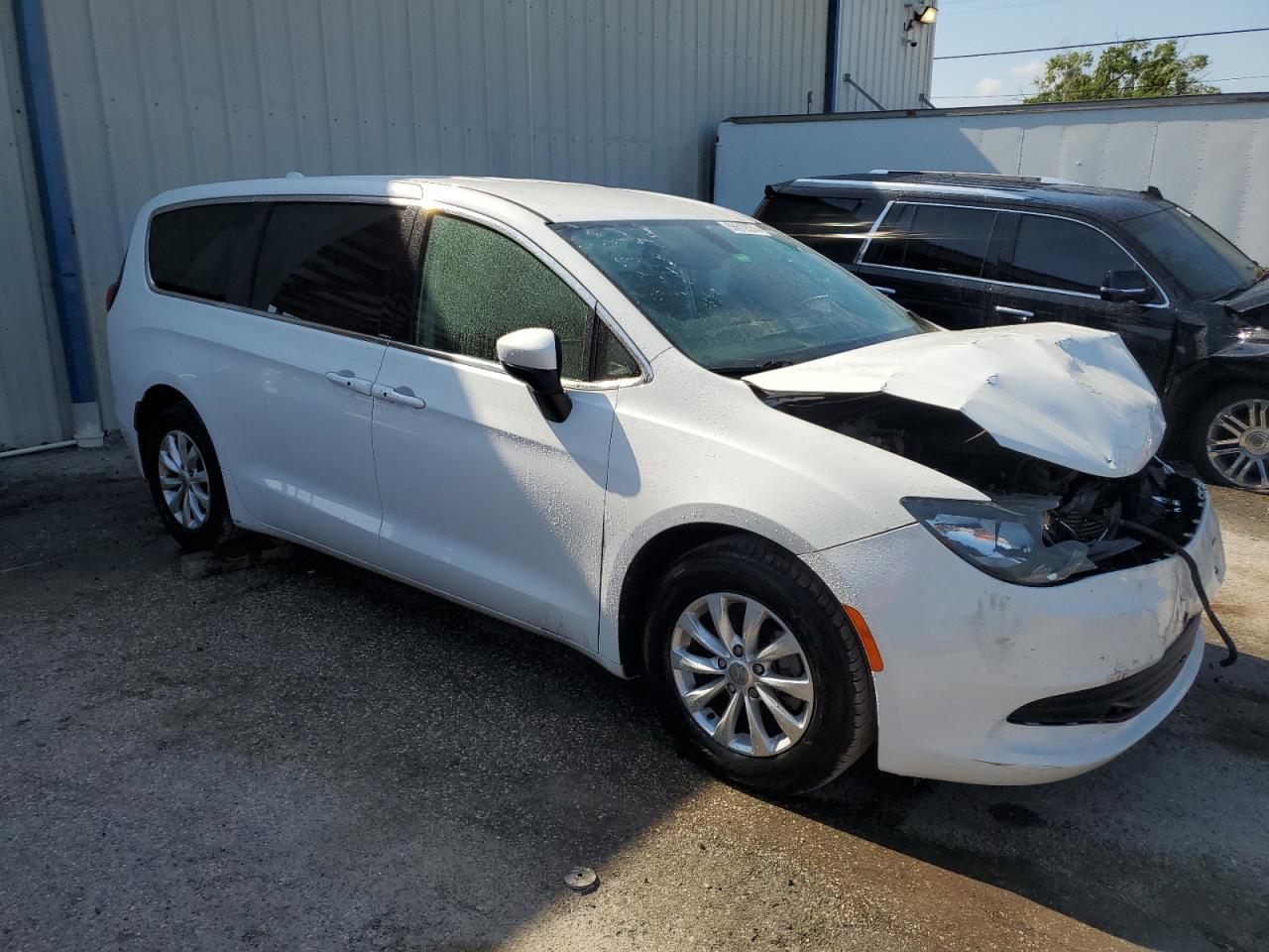 Photo 3 VIN: 2C4RC1DG1HR521144 - CHRYSLER PACIFICA 