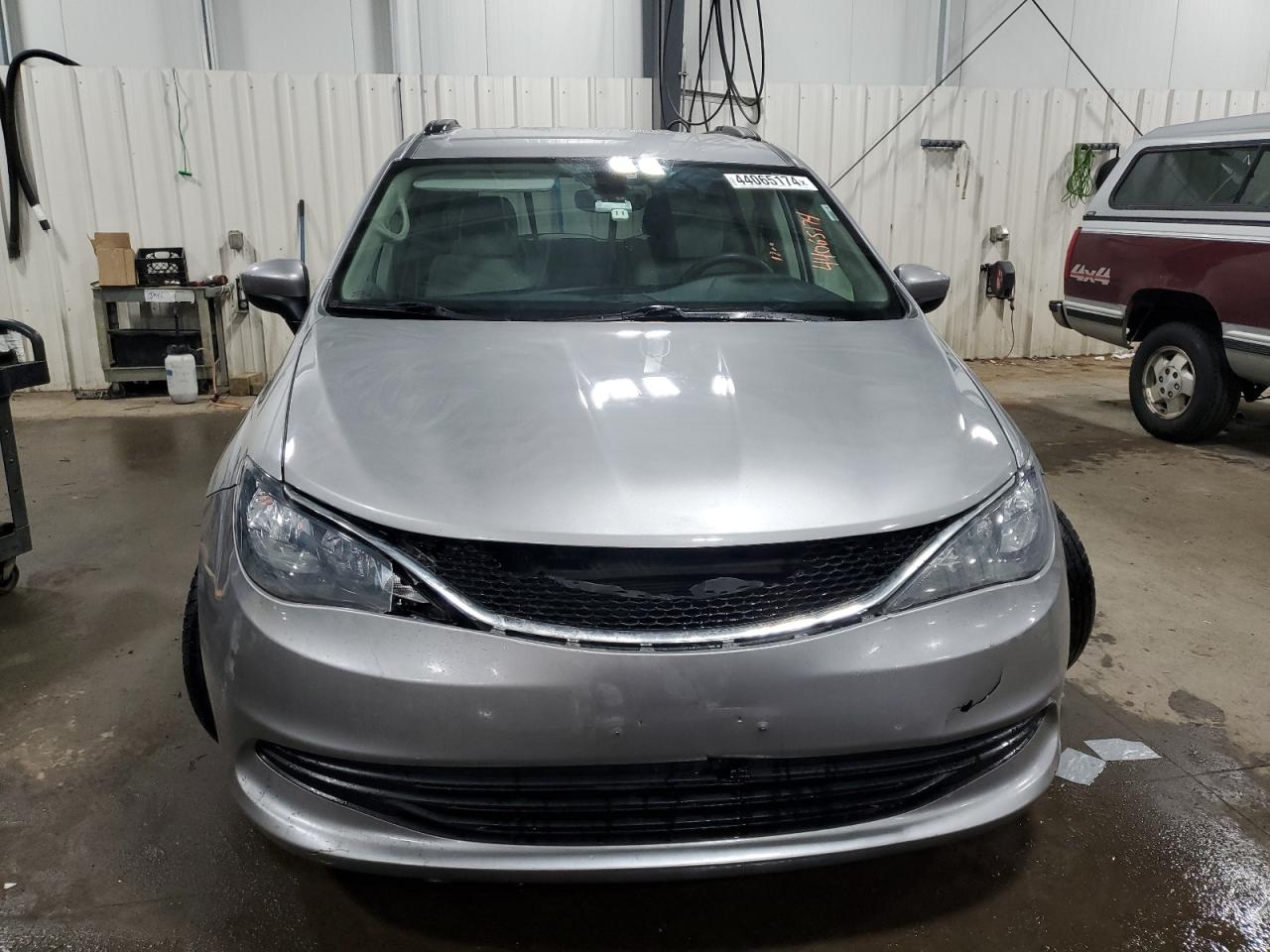 Photo 4 VIN: 2C4RC1DG2HR522402 - CHRYSLER PACIFICA 