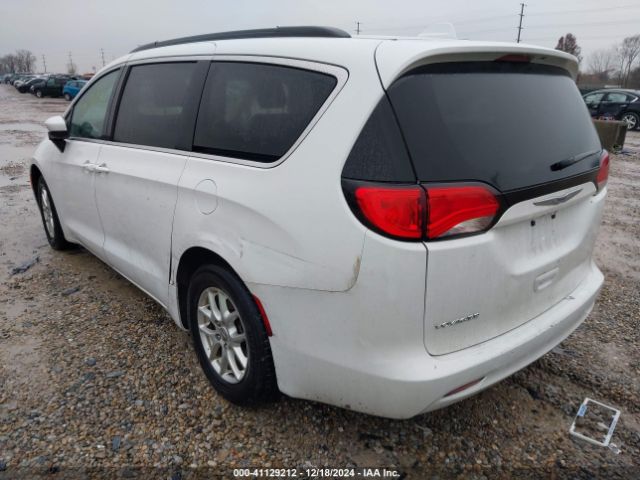 Photo 2 VIN: 2C4RC1DG4LR182310 - CHRYSLER VOYAGER 