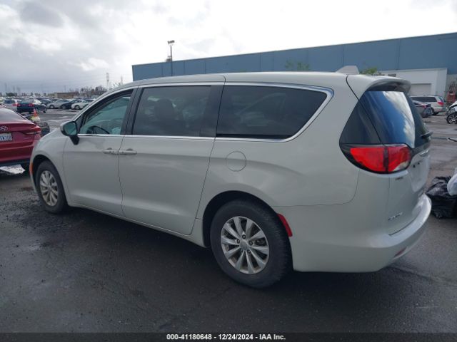 Photo 2 VIN: 2C4RC1DG5HR610893 - CHRYSLER PACIFICA 