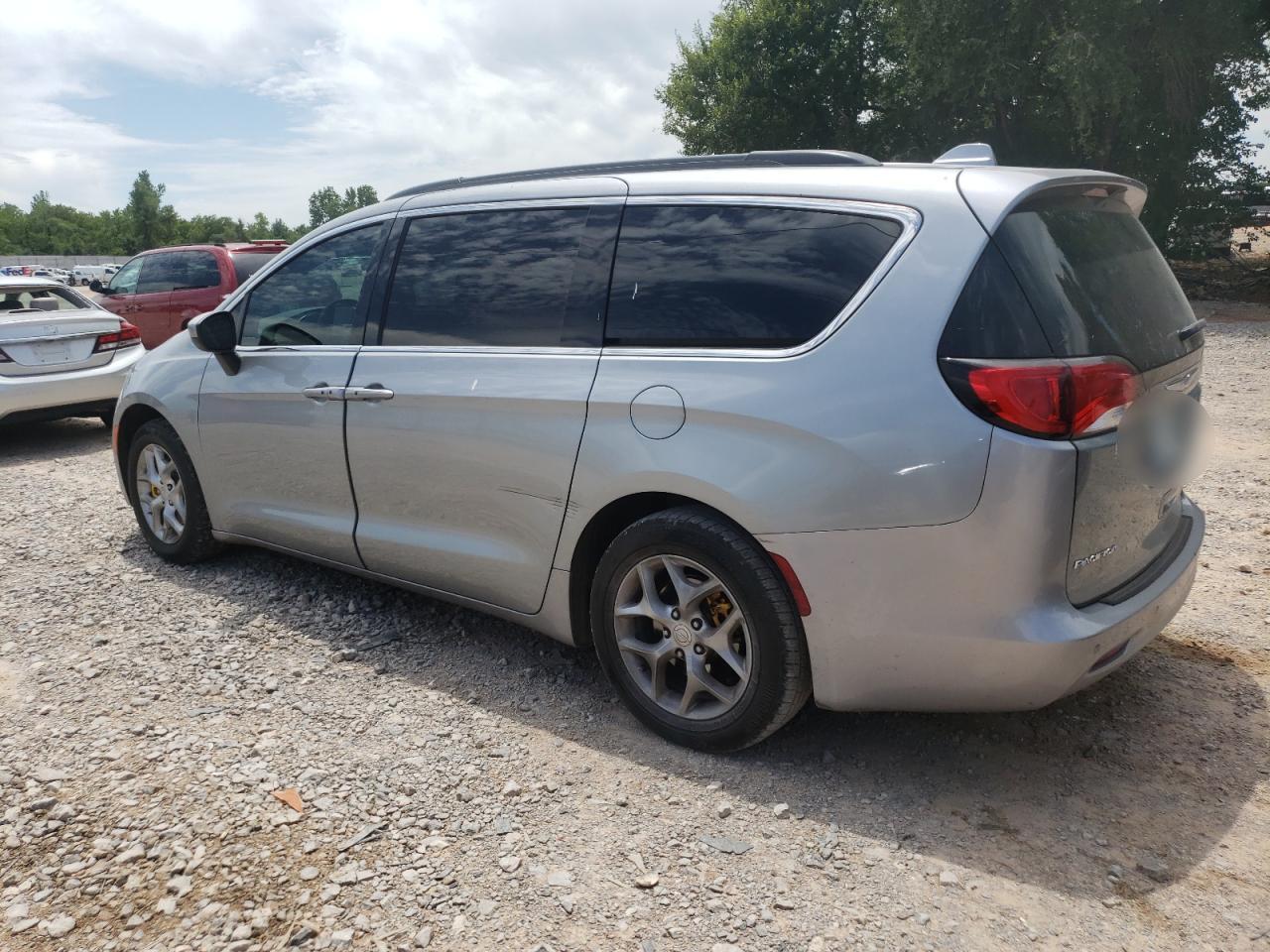 Photo 1 VIN: 2C4RC1DG5JR309451 - CHRYSLER PACIFICA 