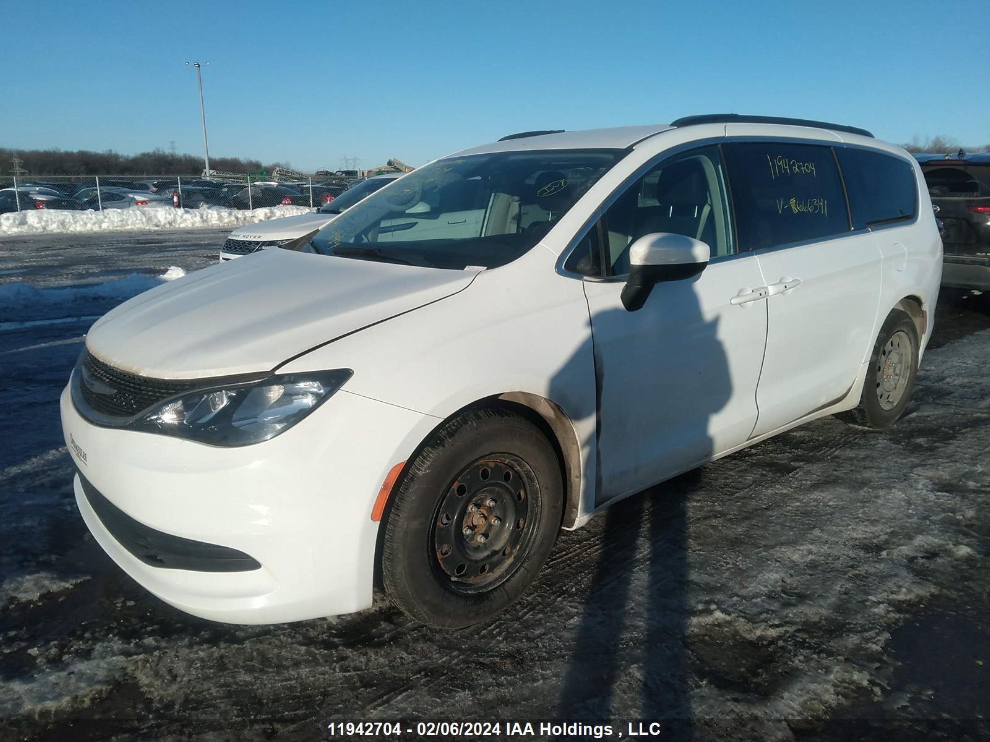 Photo 1 VIN: 2C4RC1DG5KR666341 - CHRYSLER PACIFICA 