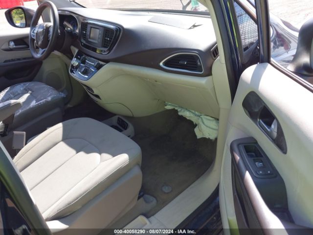 Photo 4 VIN: 2C4RC1DG6HR520460 - CHRYSLER PACIFICA 