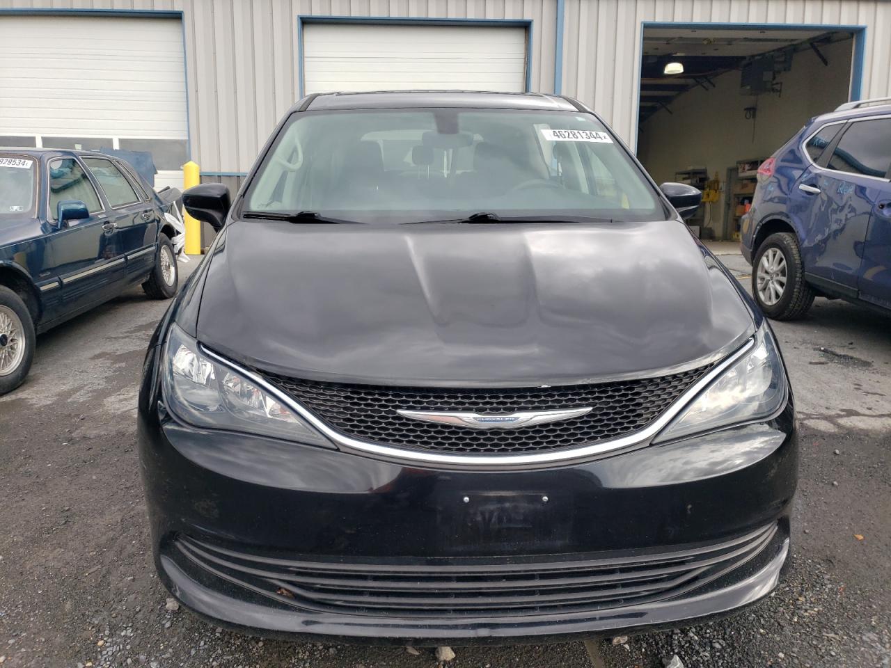 Photo 4 VIN: 2C4RC1DG8HR611455 - CHRYSLER PACIFICA 