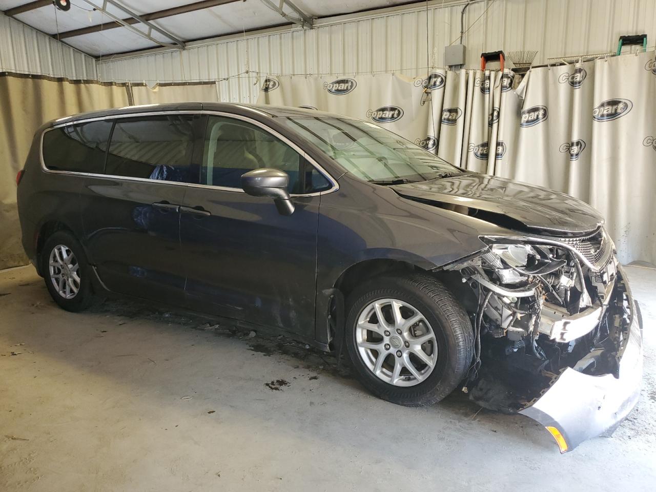 Photo 3 VIN: 2C4RC1DG8HR721633 - CHRYSLER PACIFICA 