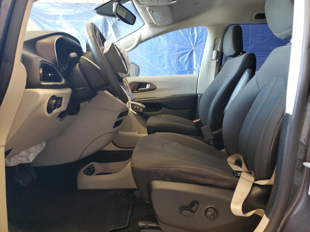 Photo 6 VIN: 2C4RC1DG8HR721633 - CHRYSLER PACIFICA 